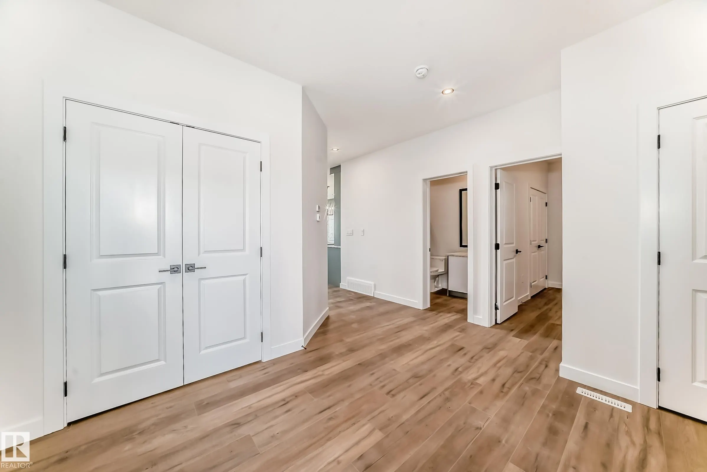 15 AXELWOOD Crescent