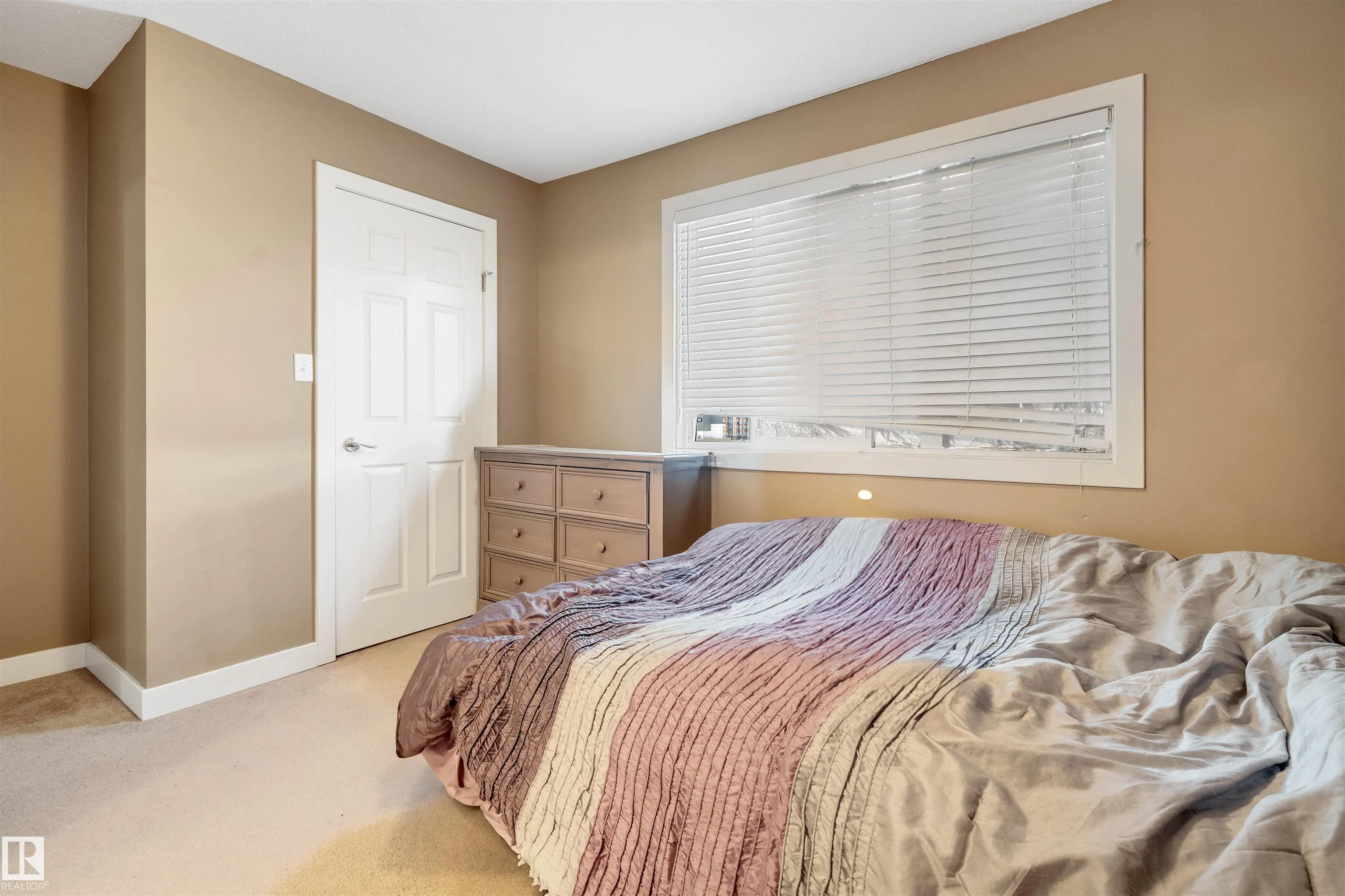 109 SANDSTONE Estates