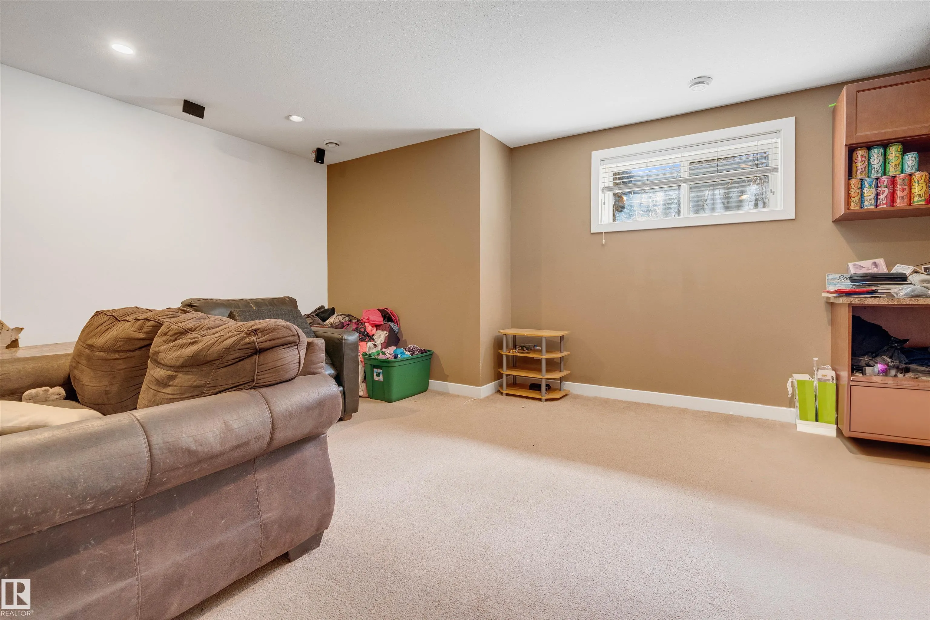 109 SANDSTONE Estates