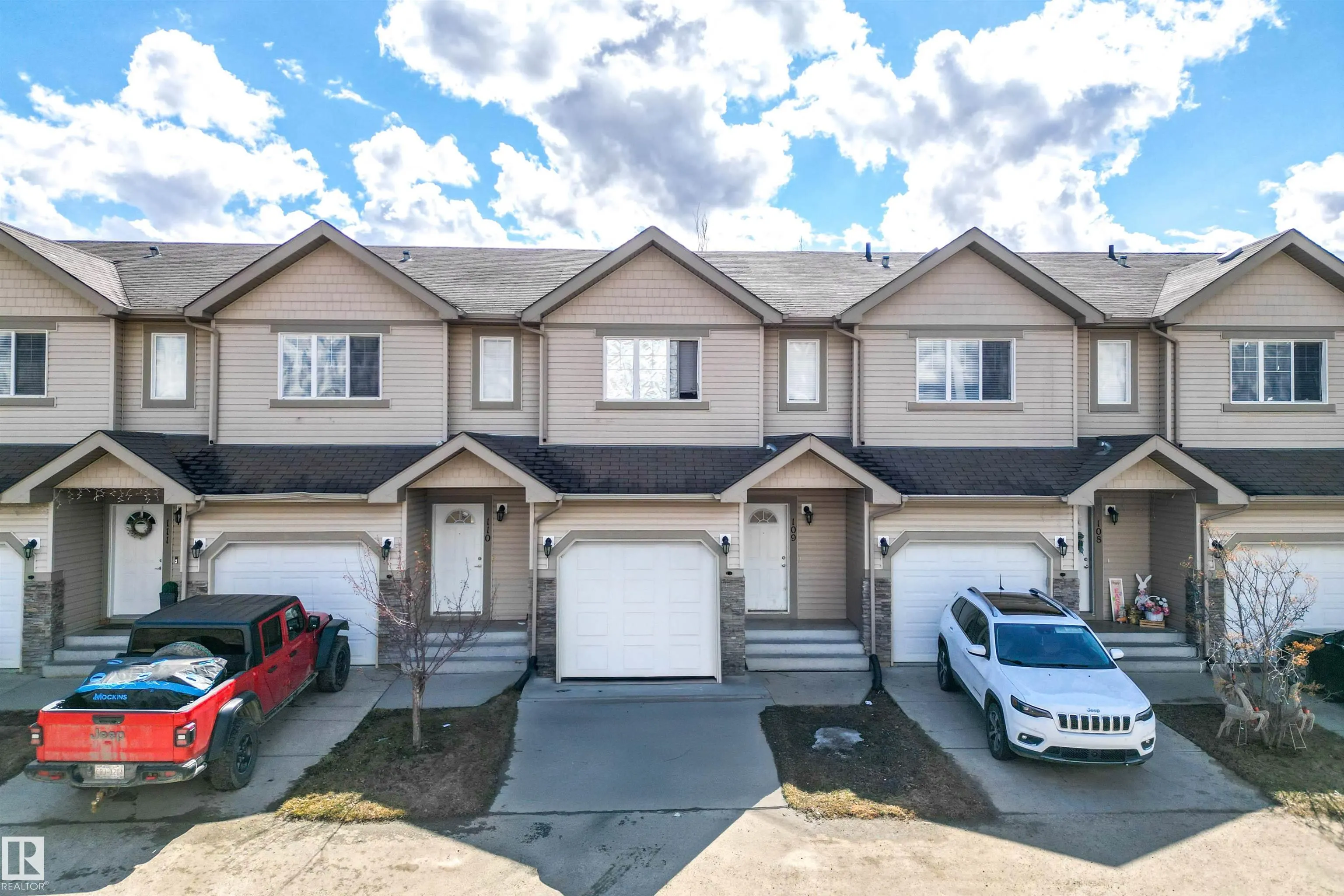109 SANDSTONE Estates