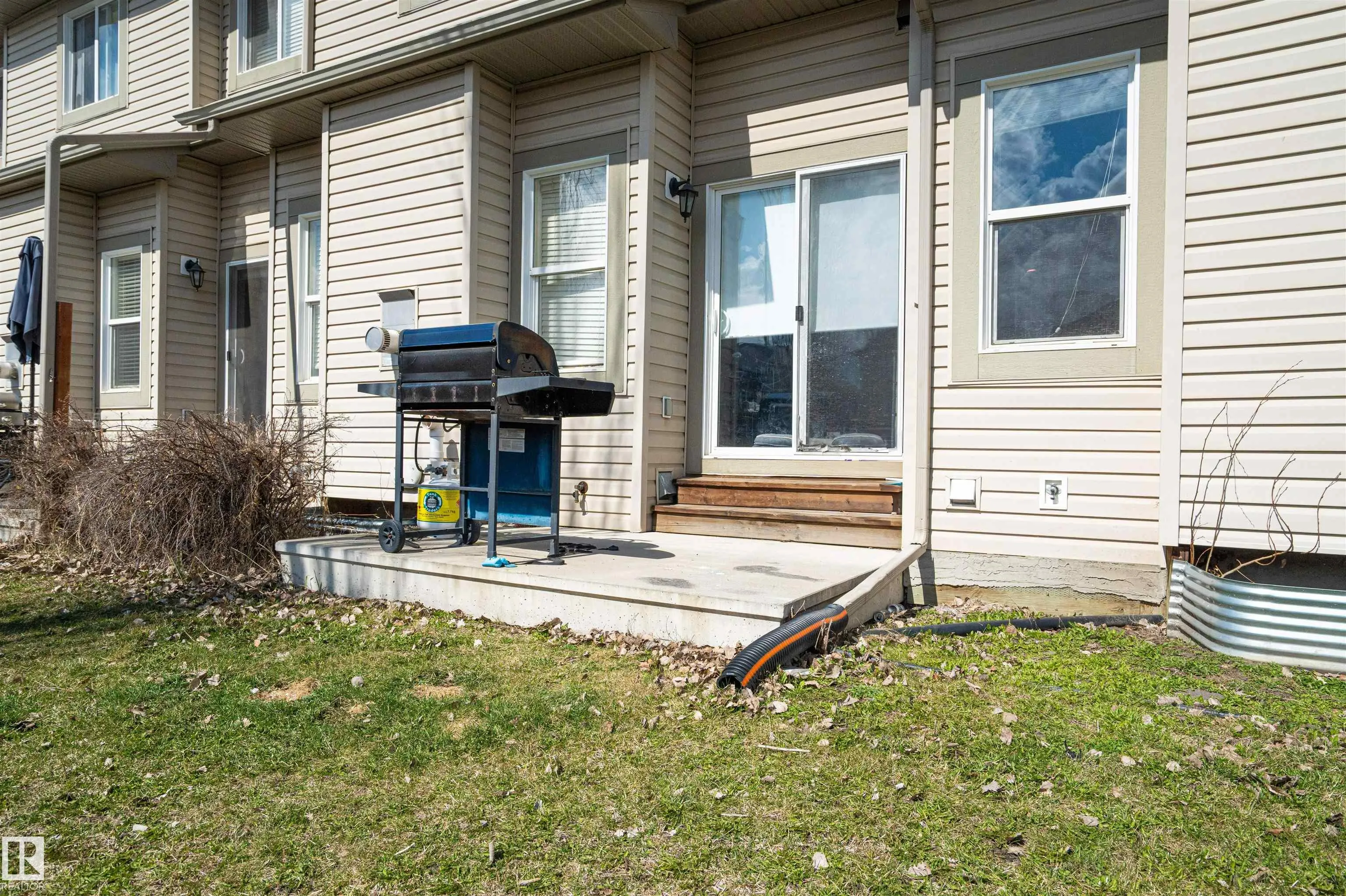 109 SANDSTONE Estates