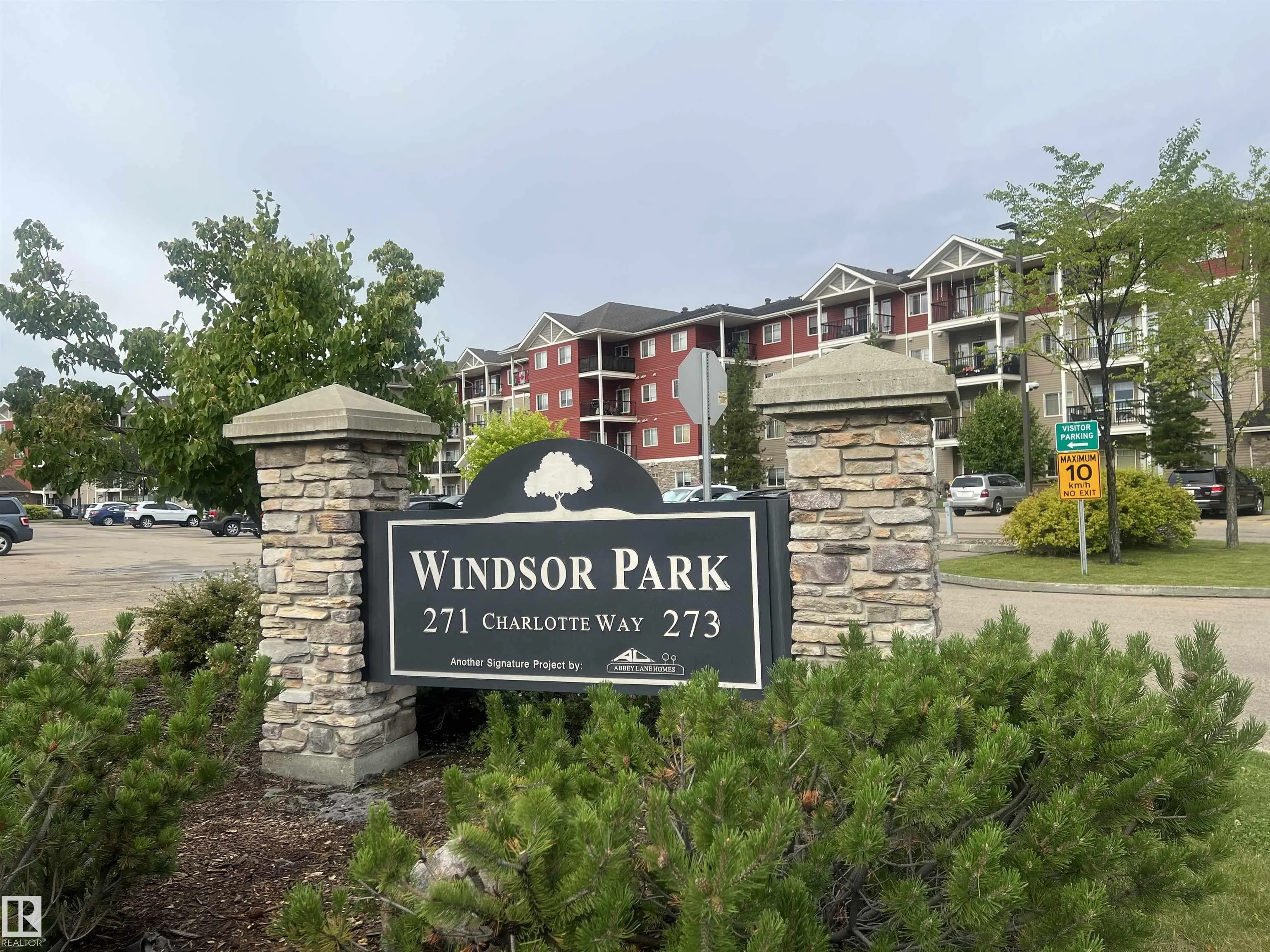 273 CHARLOTTE Way