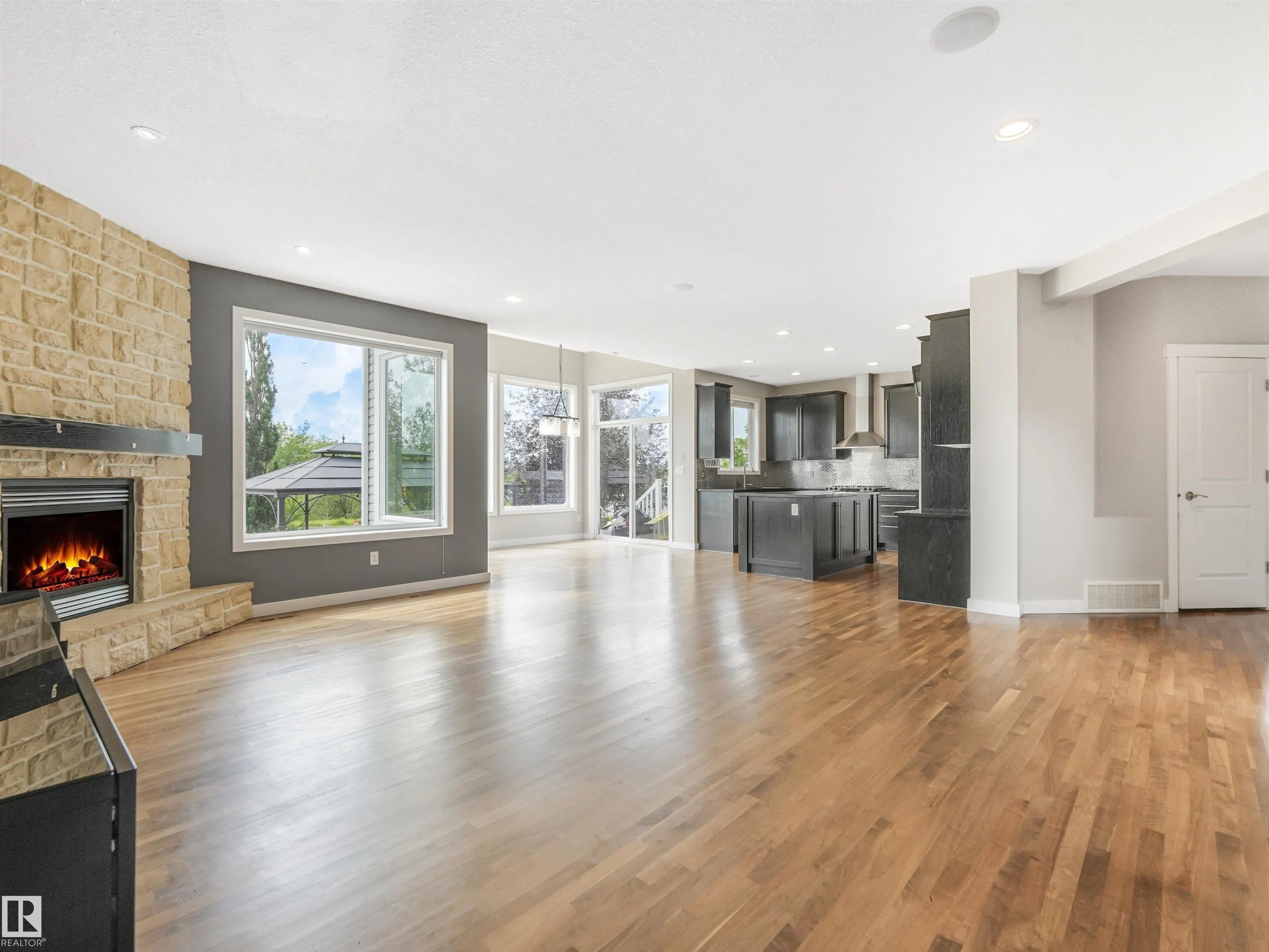 55 RIDGELAND Point(e)