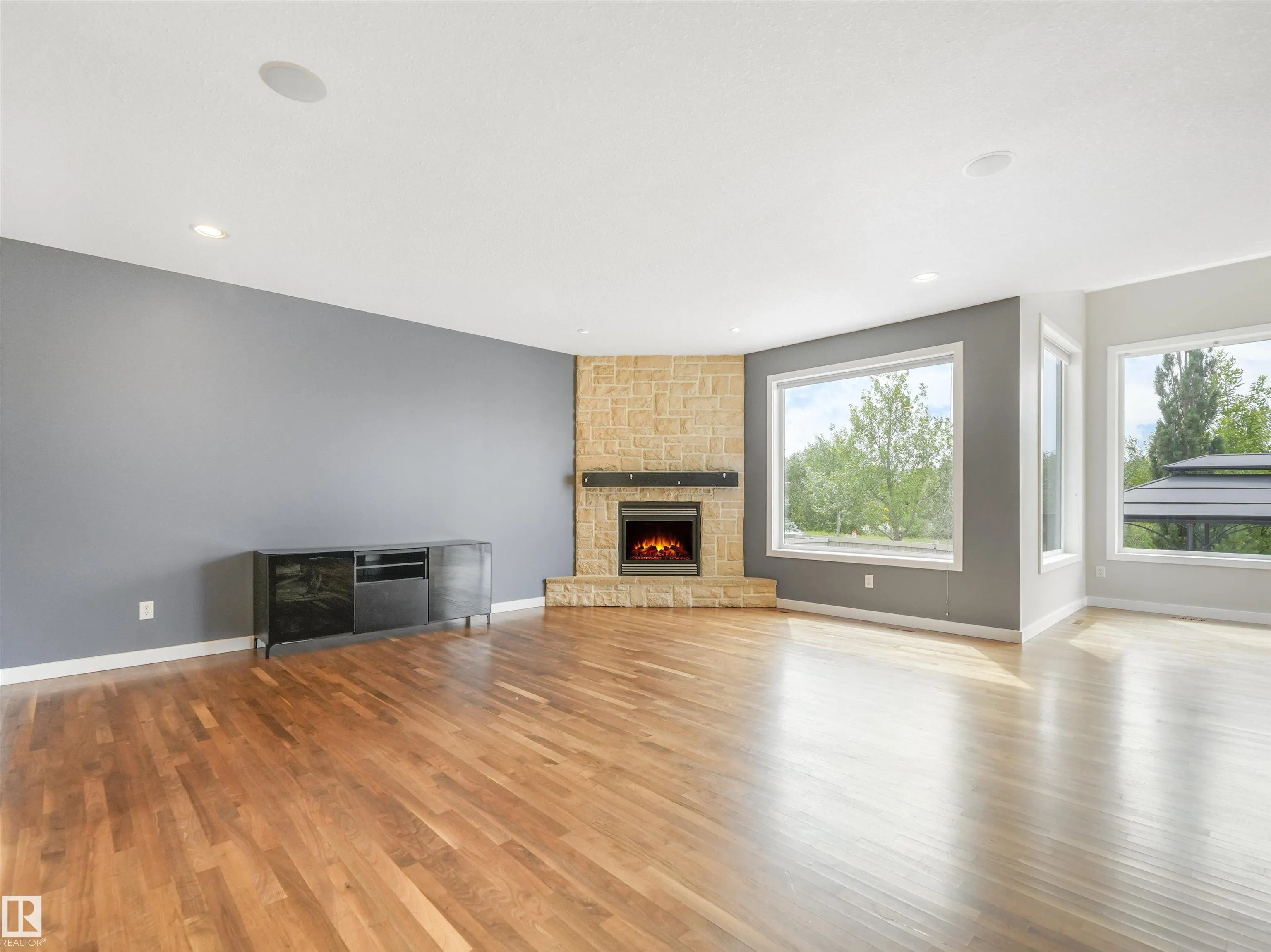 55 RIDGELAND Point(e)