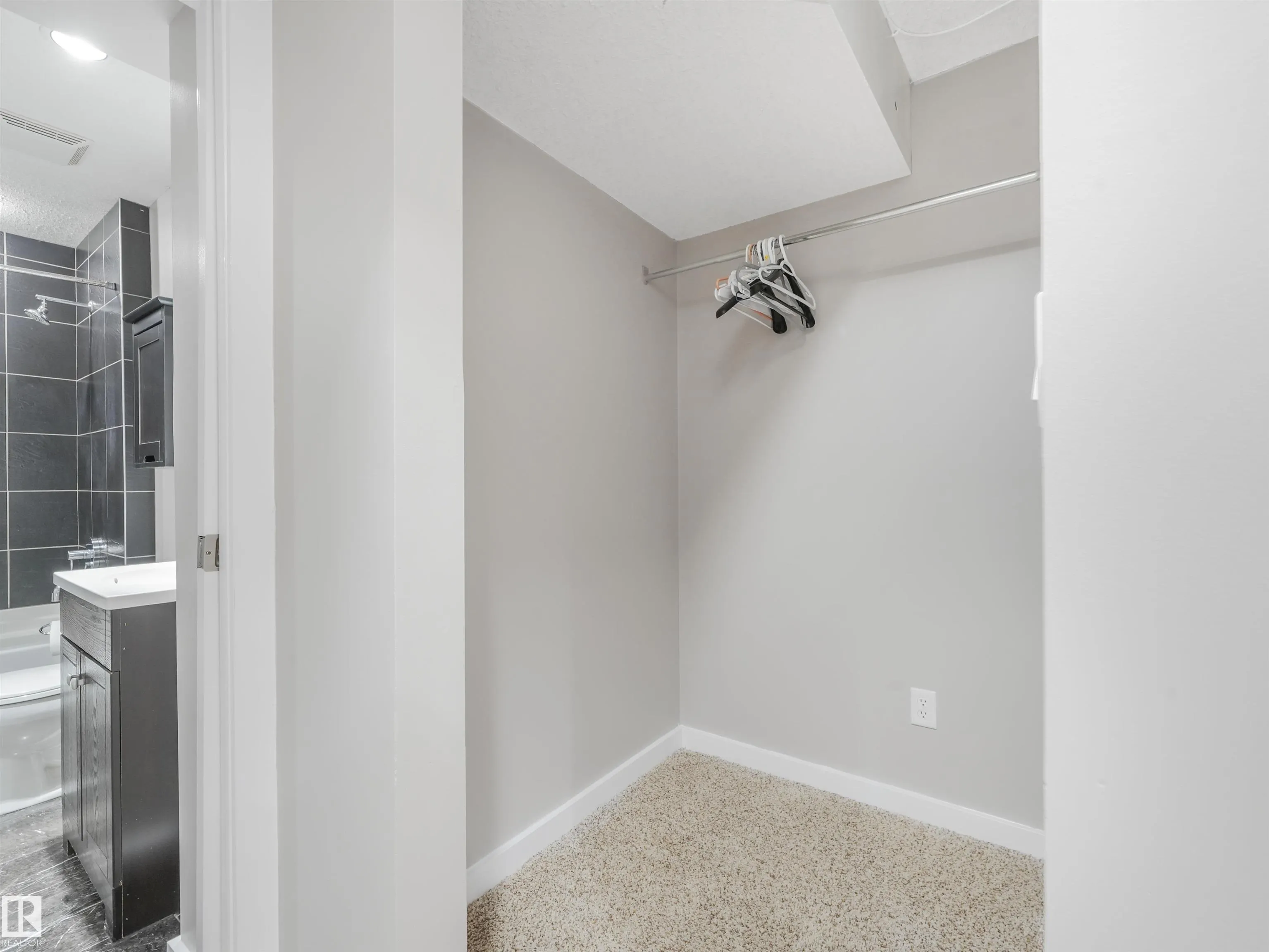 55 RIDGELAND Point(e)