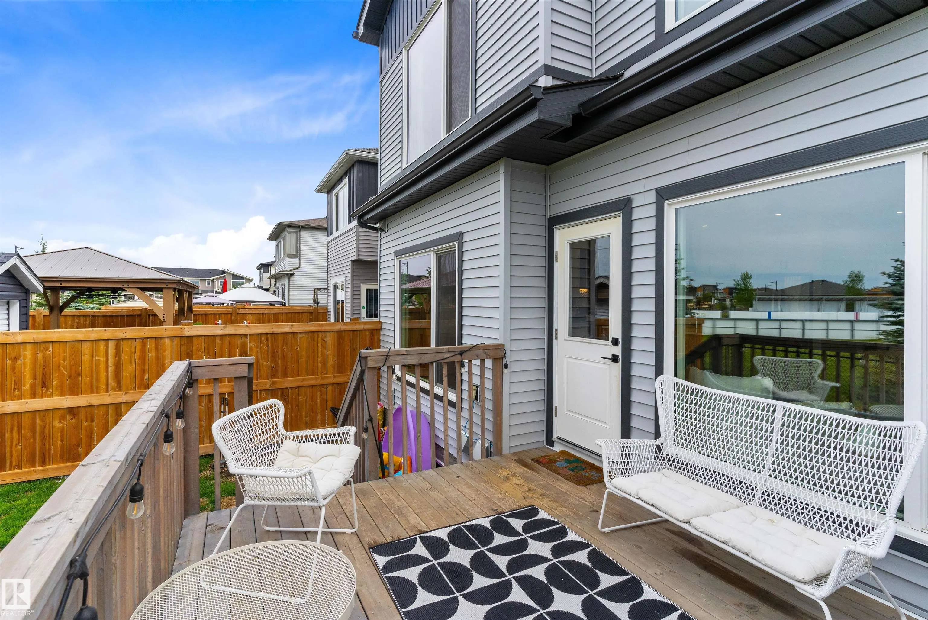 1028 BERG Place