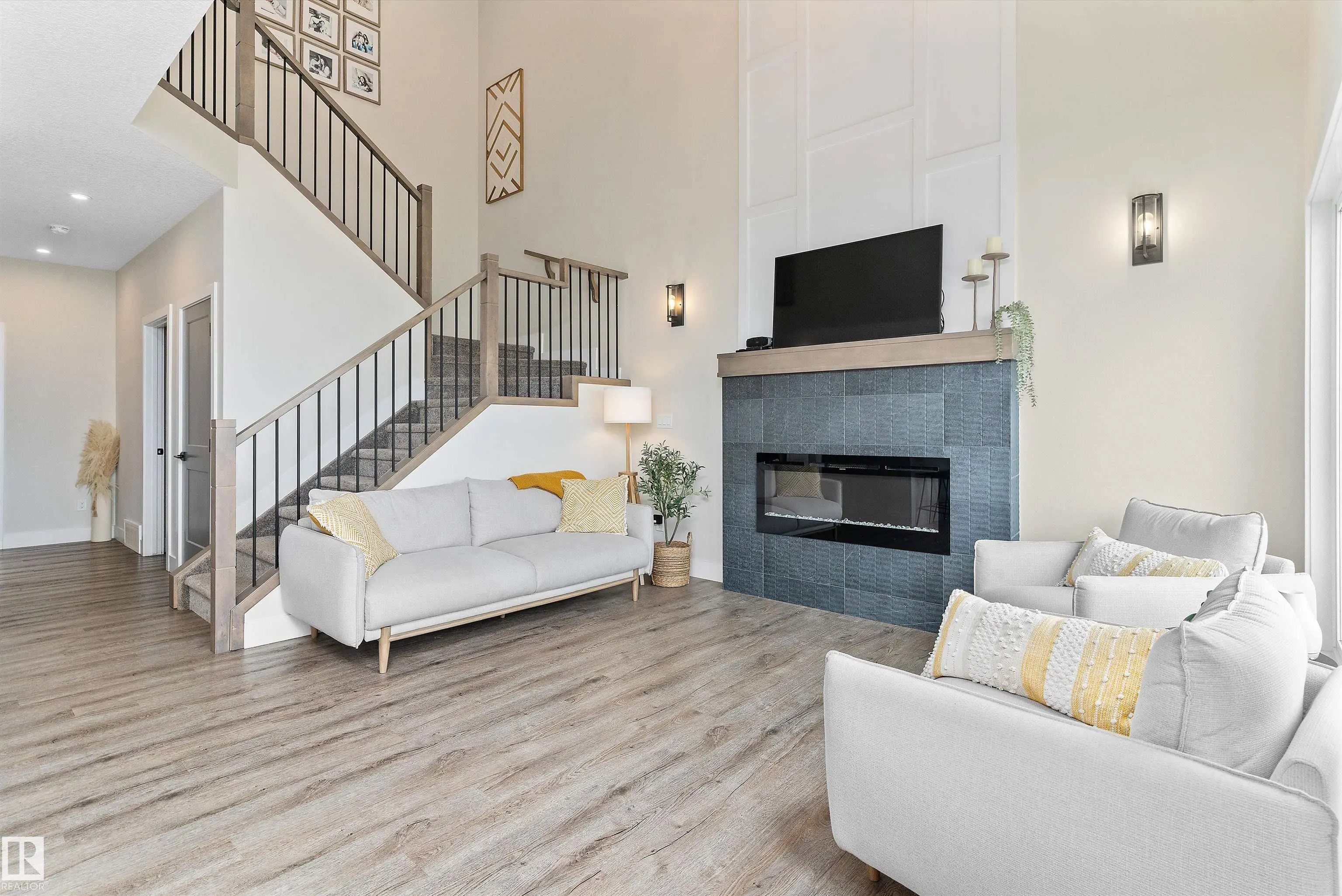 1028 BERG Place