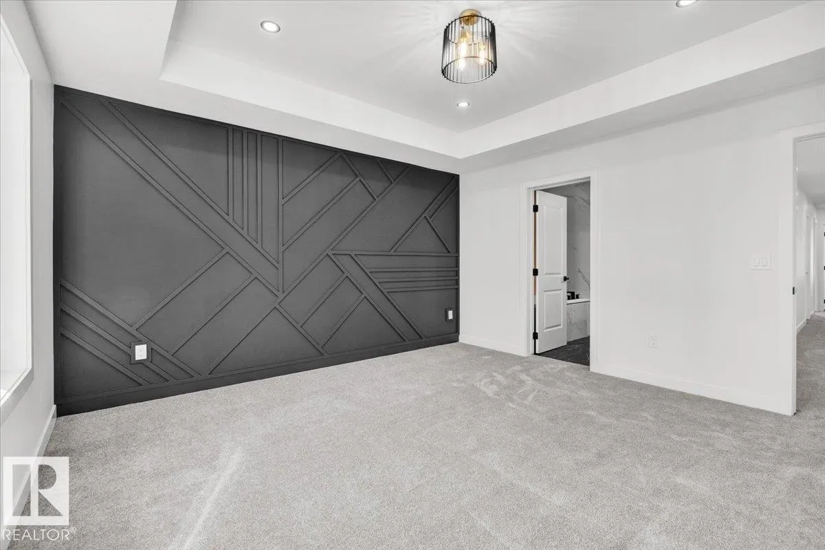 1154 GYRFALCON Crescent