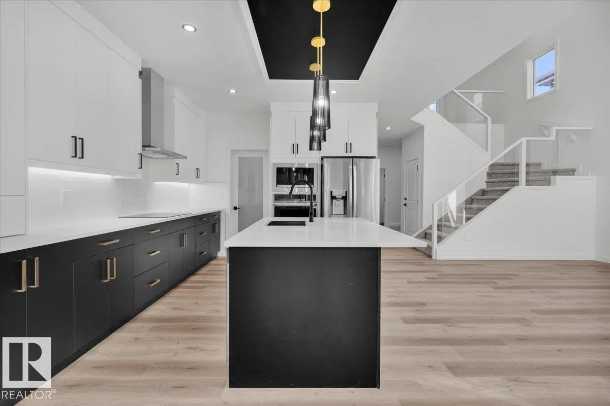 1154 GYRFALCON Crescent