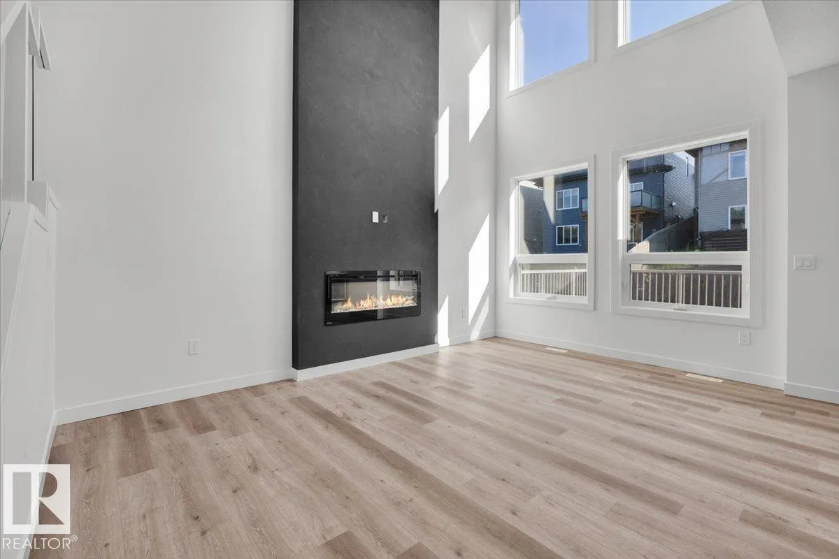 1154 GYRFALCON Crescent