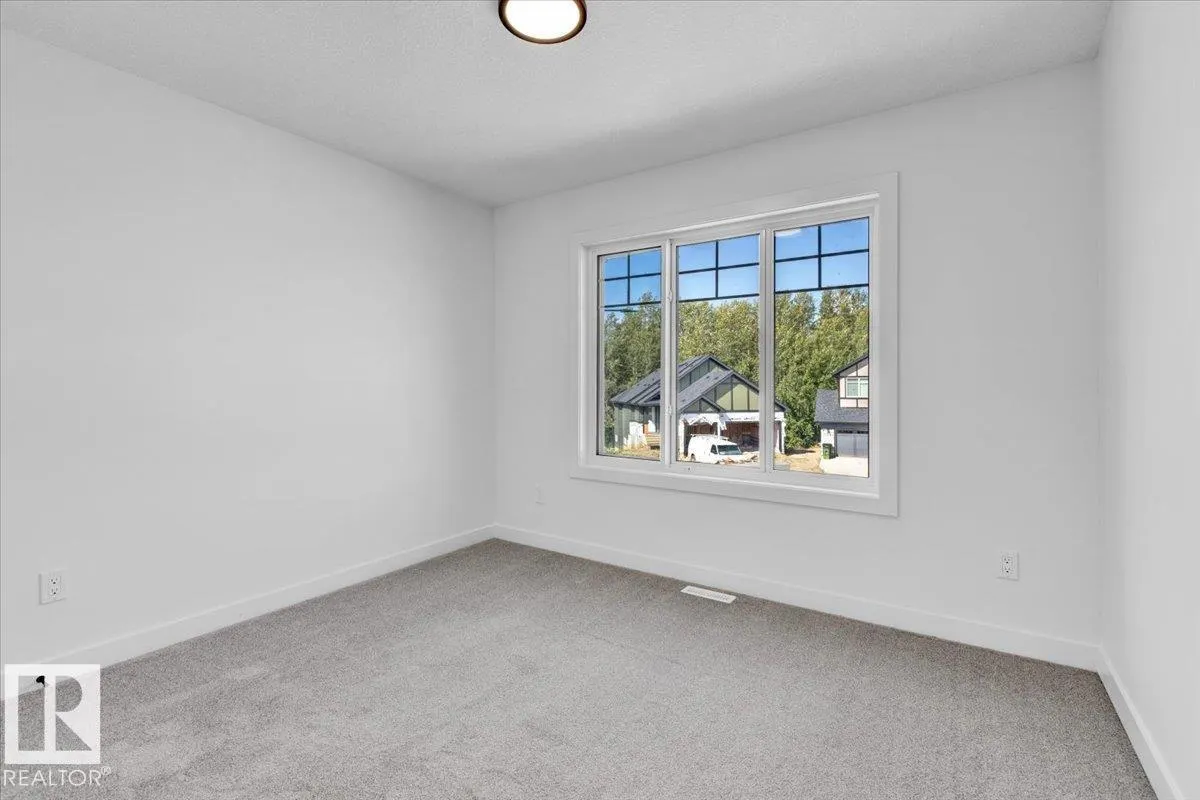 1119 GYRFALCON Crescent