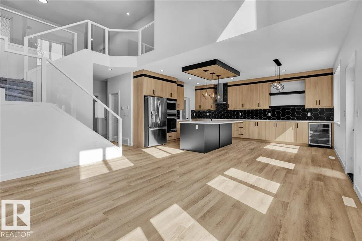 1119 GYRFALCON Crescent