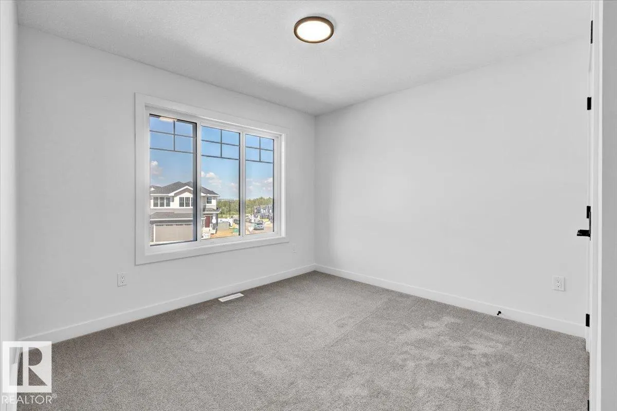 1119 GYRFALCON Crescent