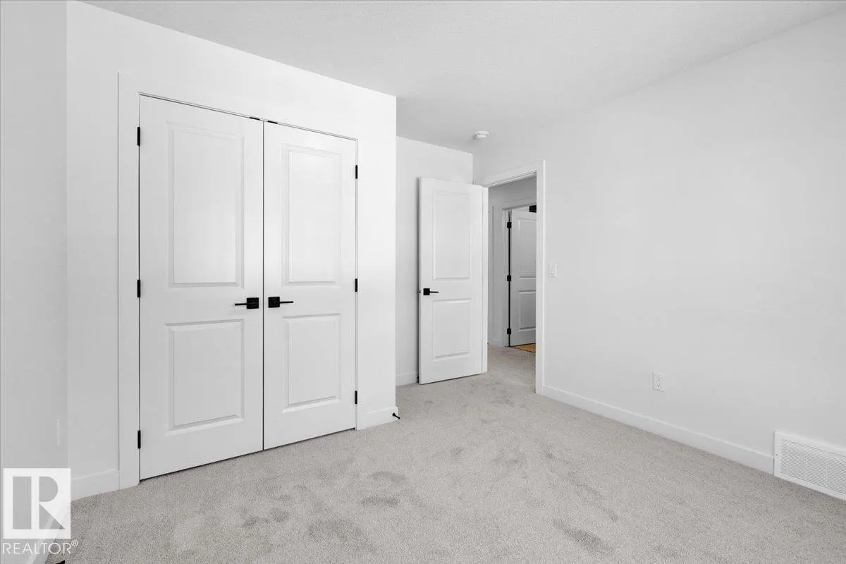 1119 GYRFALCON Crescent