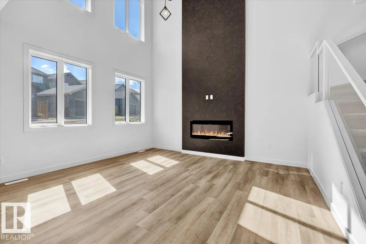 1119 GYRFALCON Crescent