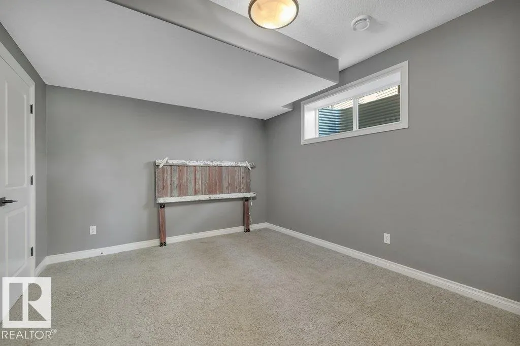 3262 WHITELAW Drive