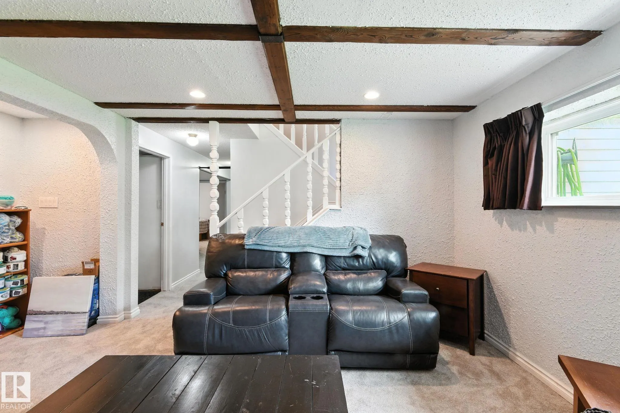 17 AMBER Crescent