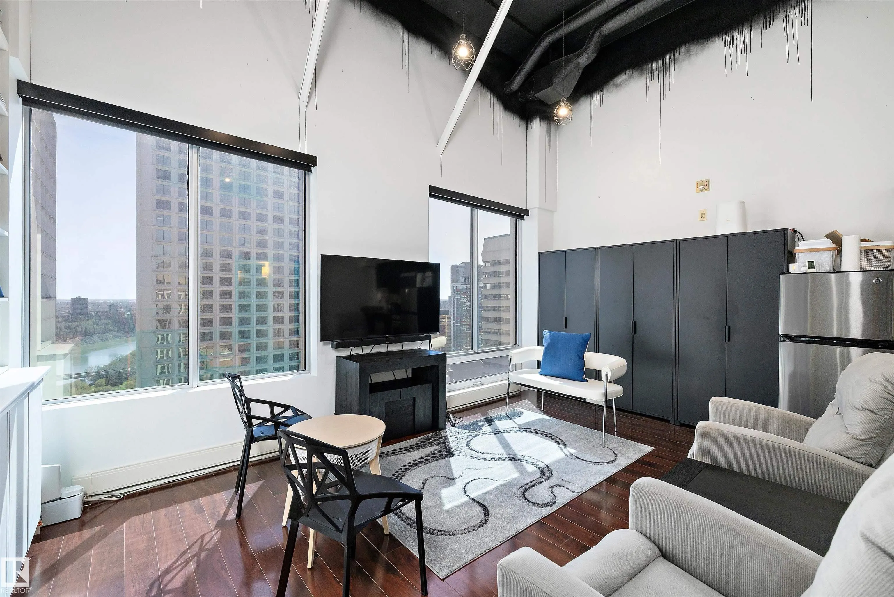 10024 JASPER Avenue
