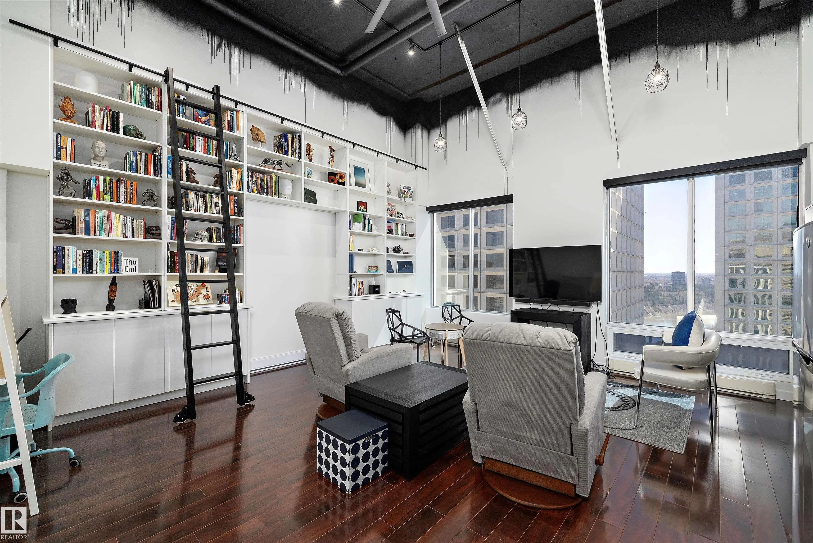 10024 JASPER Avenue