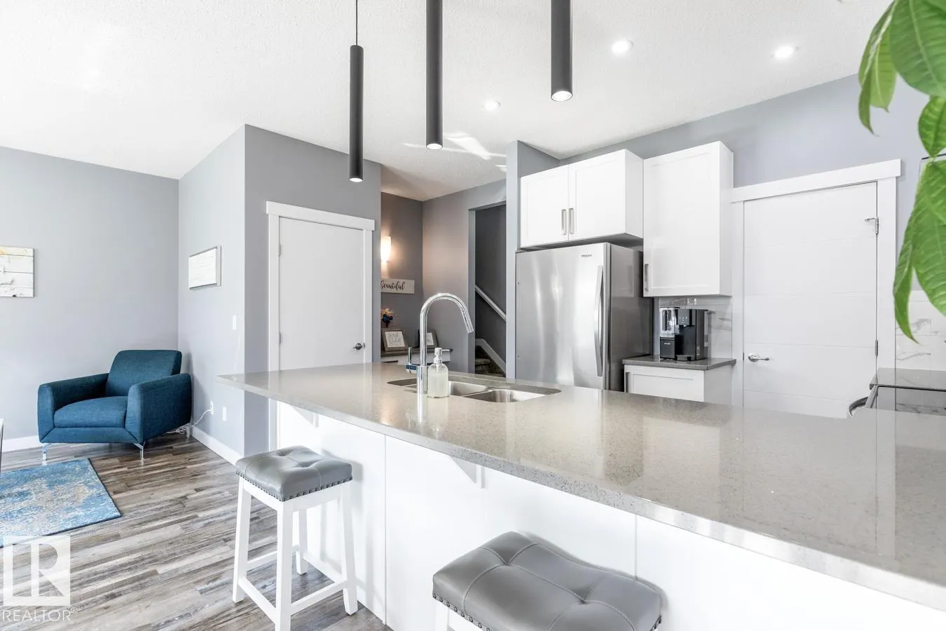 1009 BERG Place