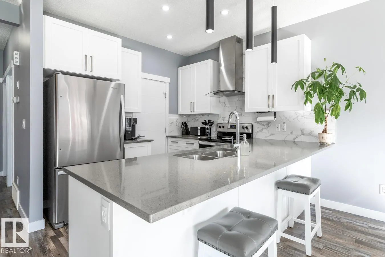 1009 BERG Place