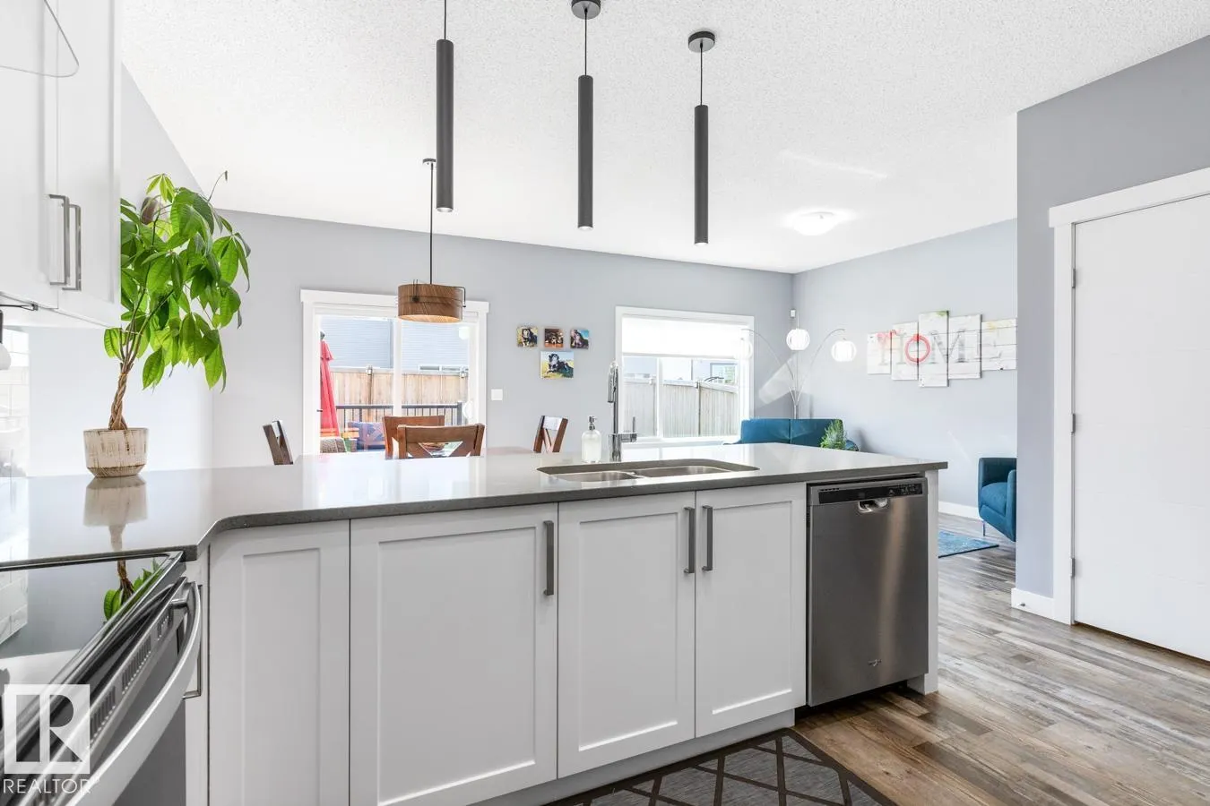 1009 BERG Place