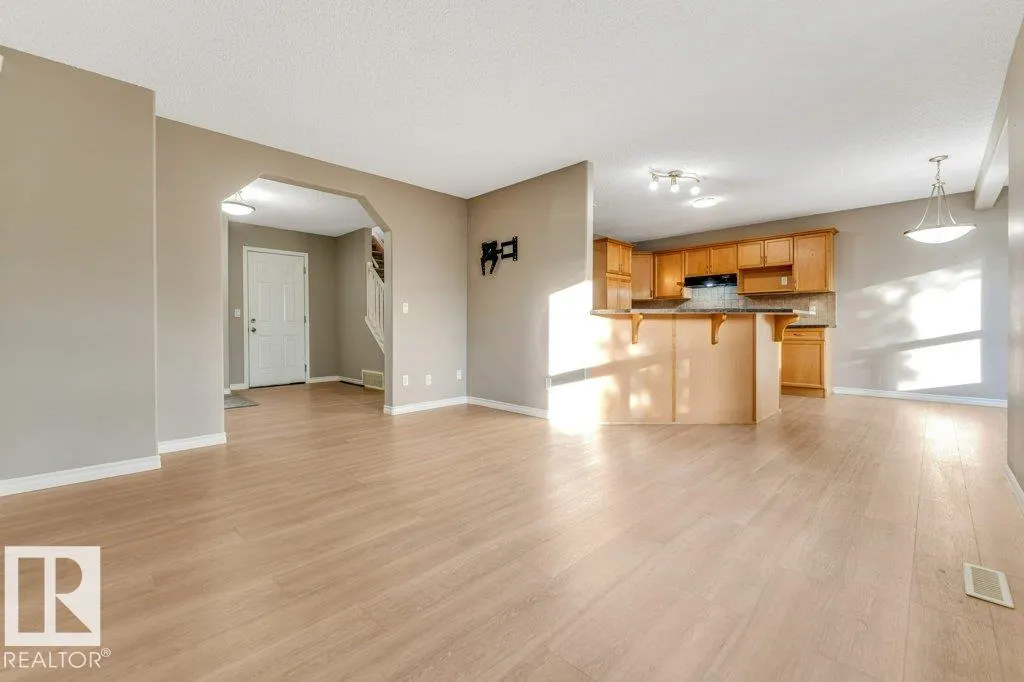 123 CHAMPLAIN Place