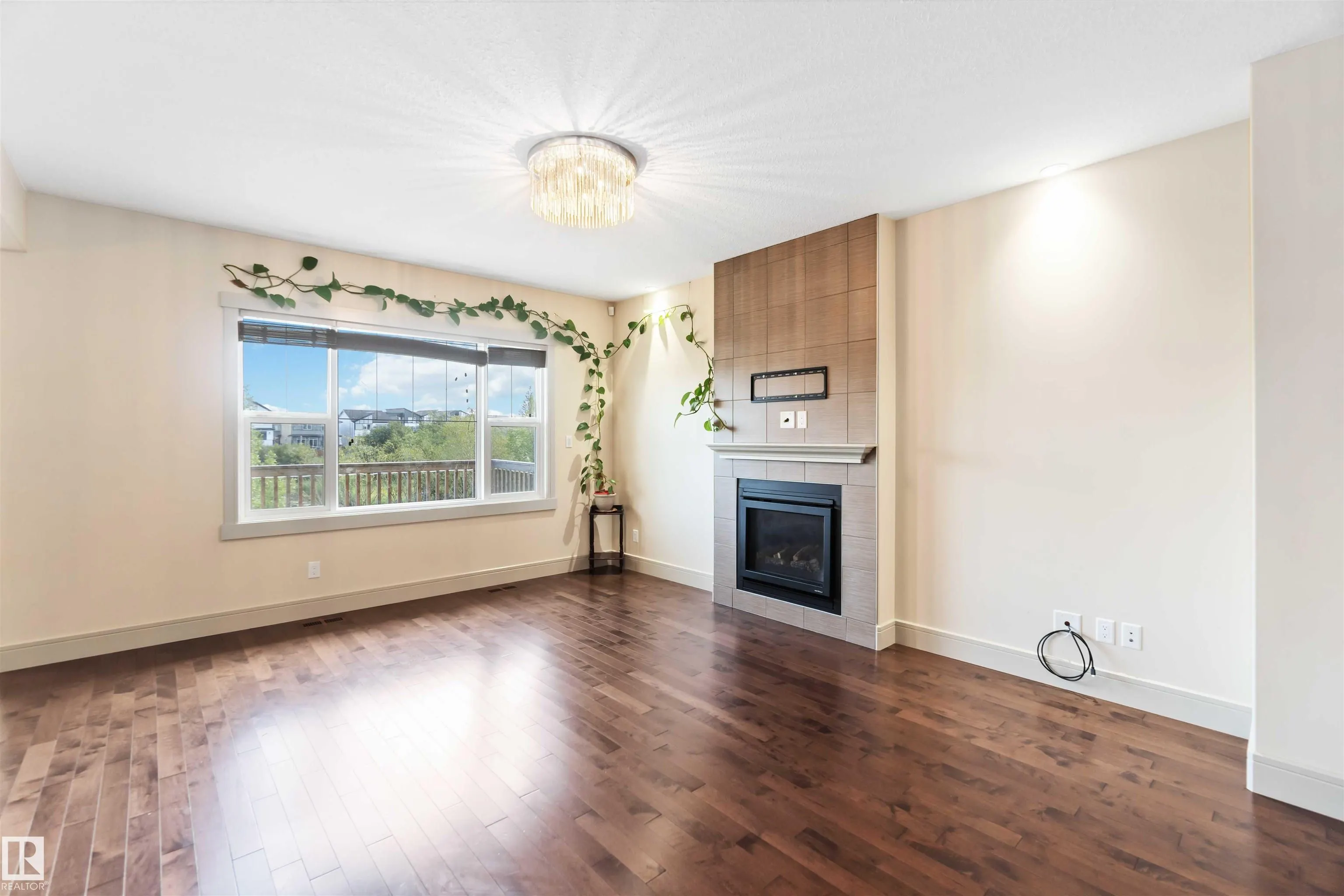 3434 Parker Loop