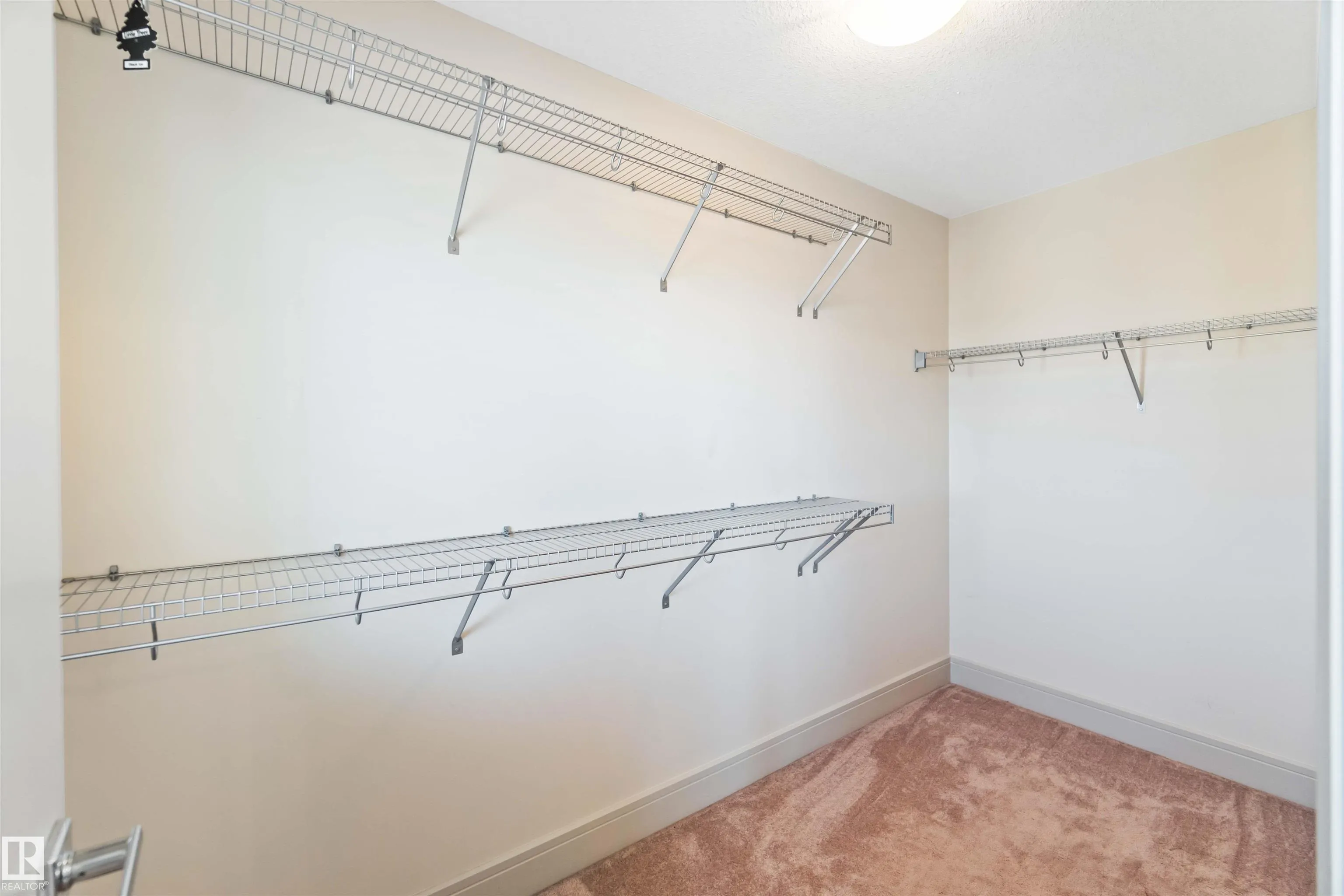 3434 Parker Loop