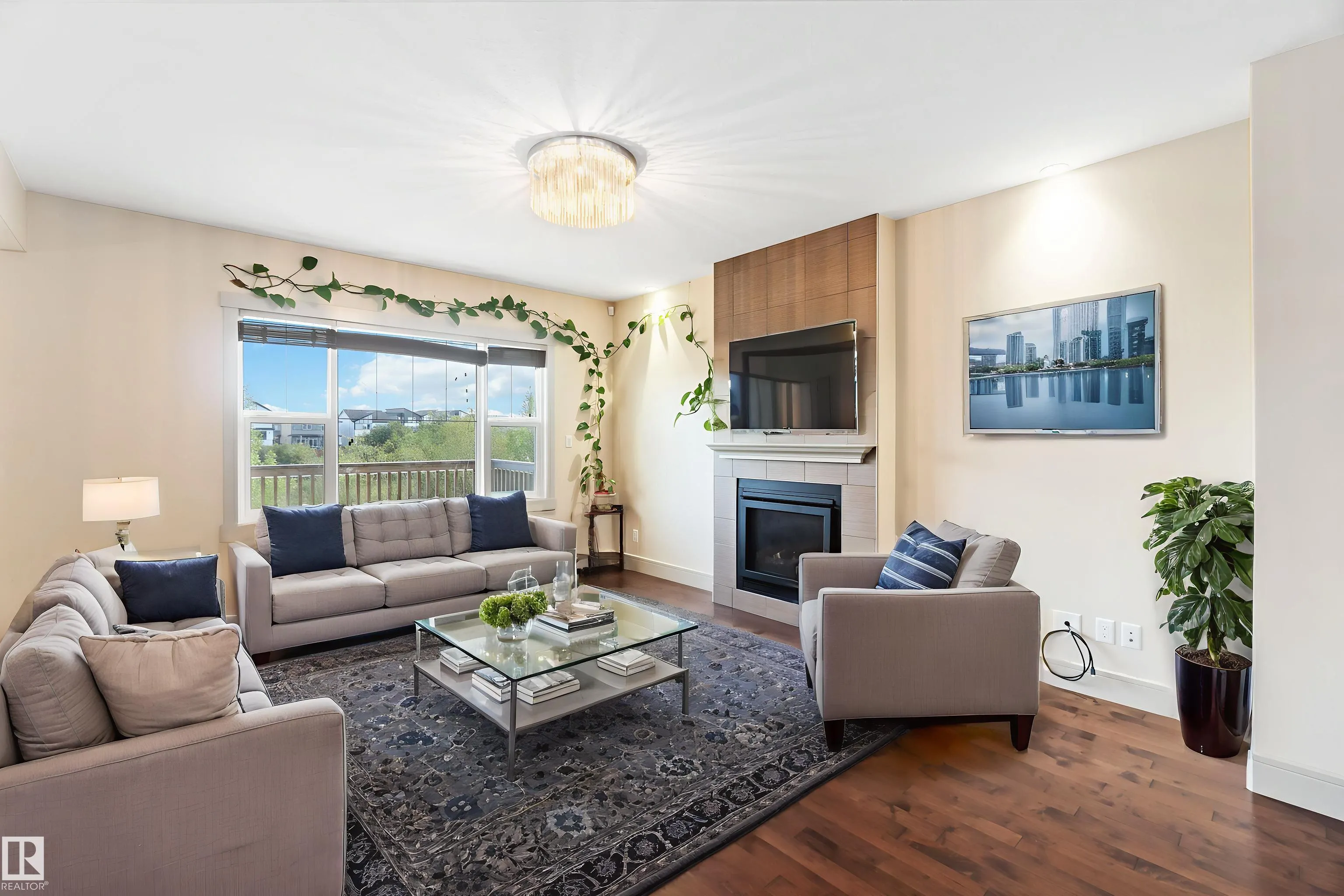 3434 Parker Loop