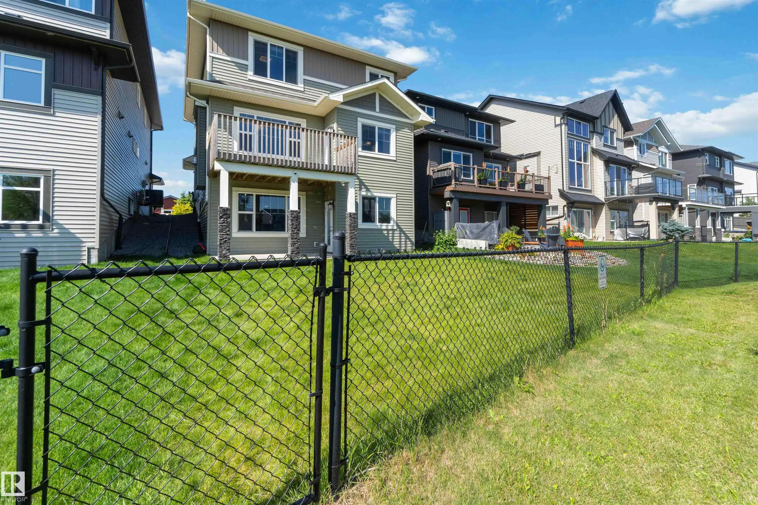 3434 Parker Loop