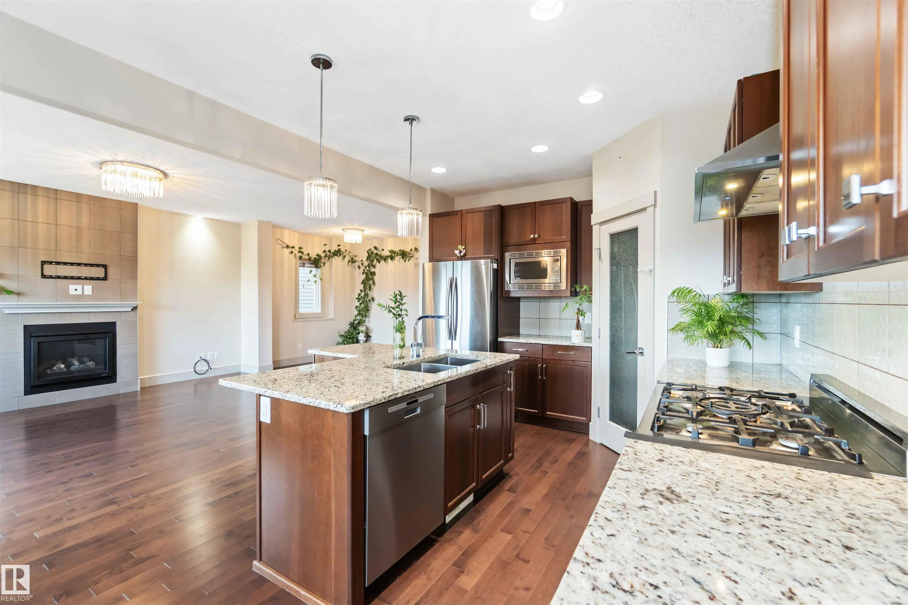 3434 Parker Loop