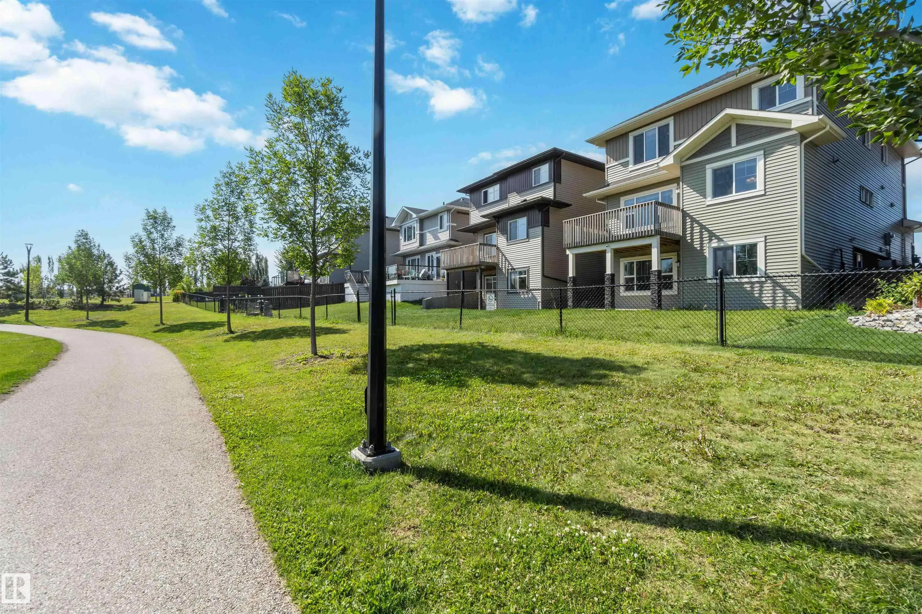 3434 Parker Loop