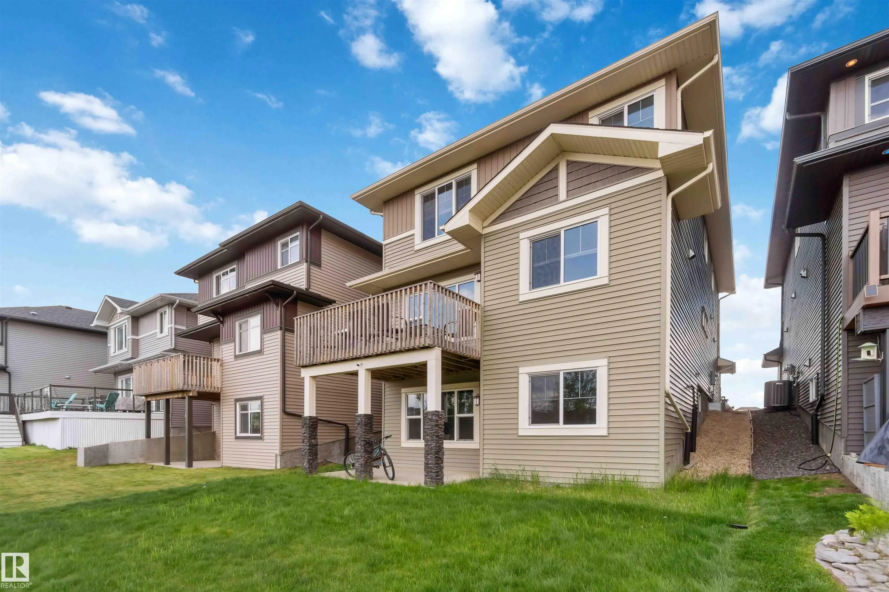 3434 Parker Loop