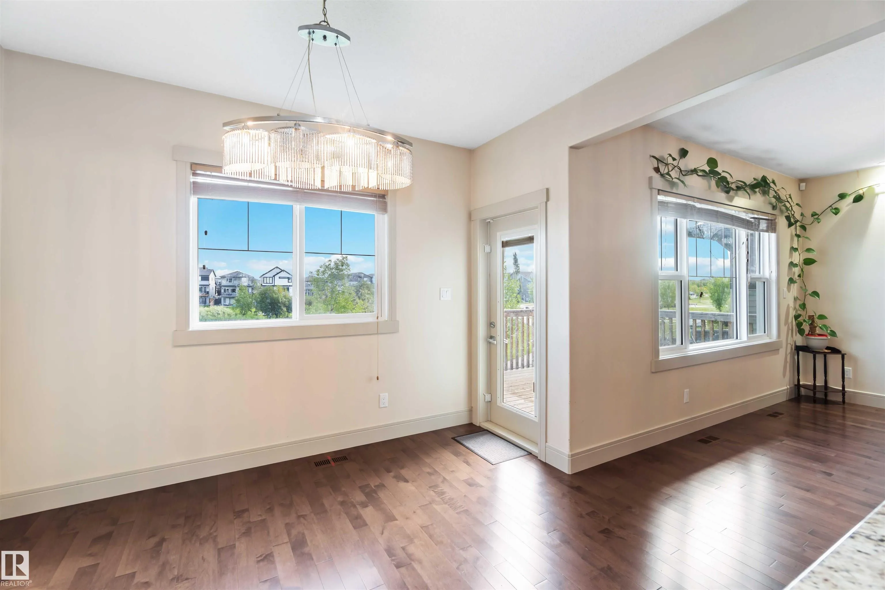 3434 Parker Loop