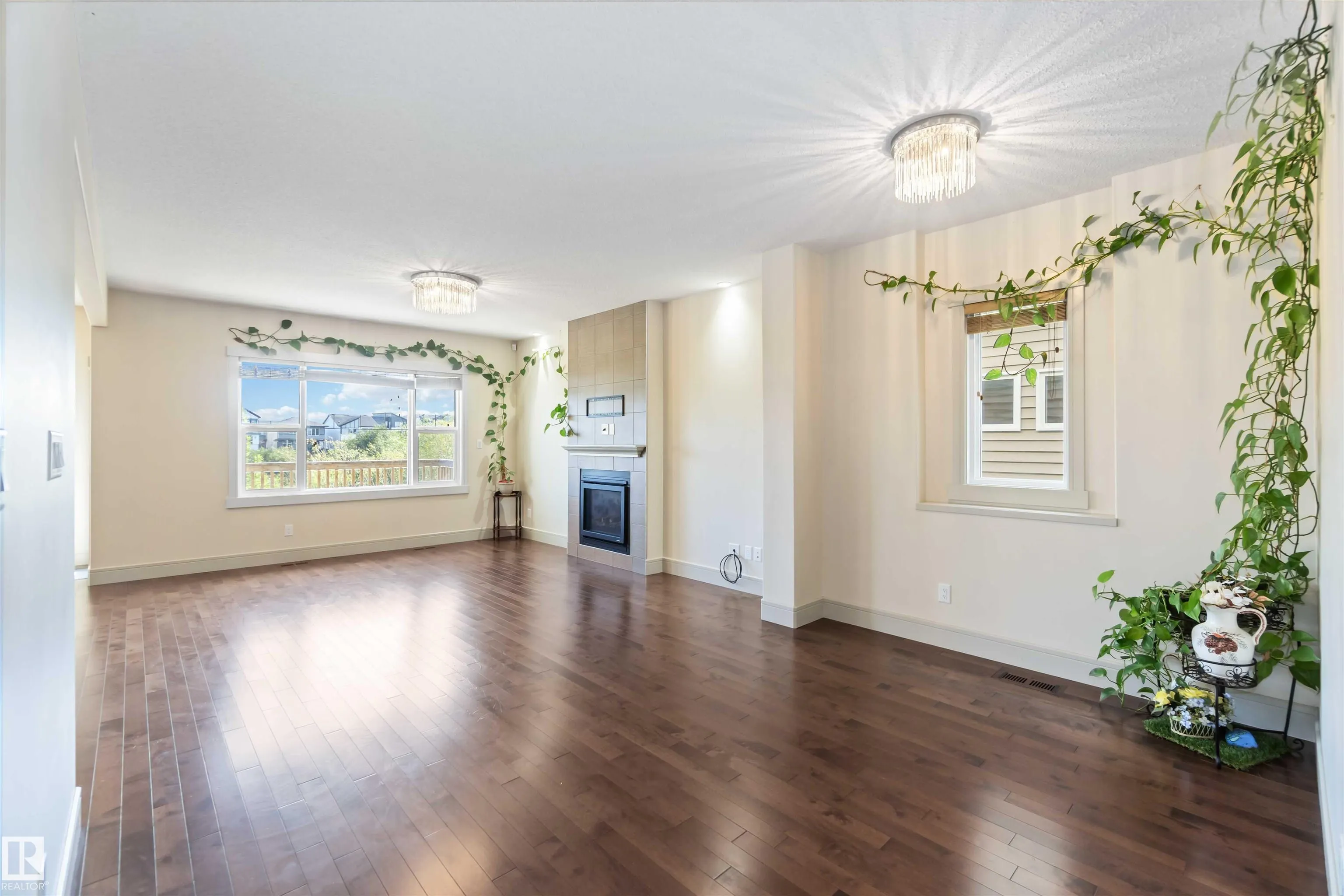 3434 Parker Loop