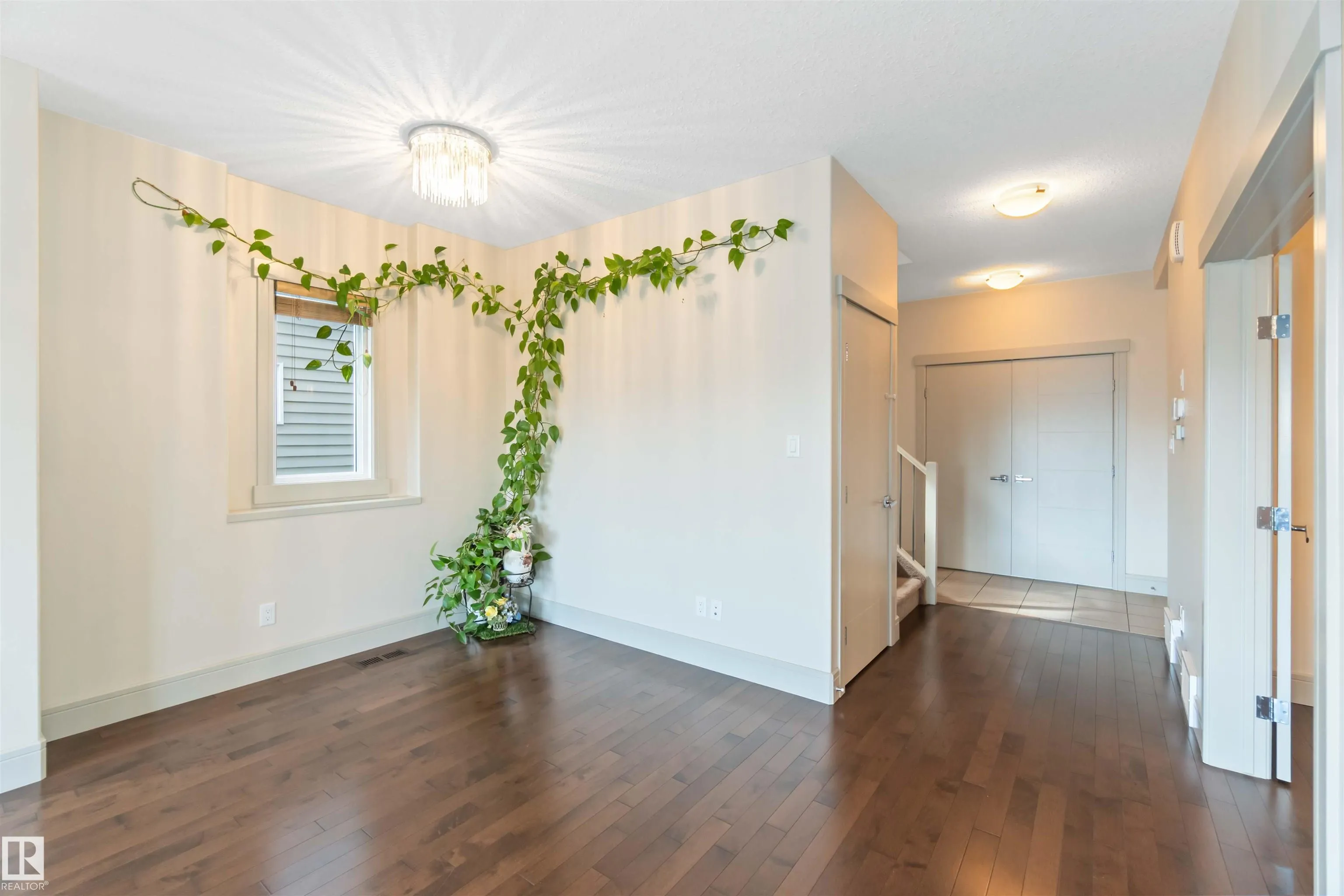 3434 Parker Loop
