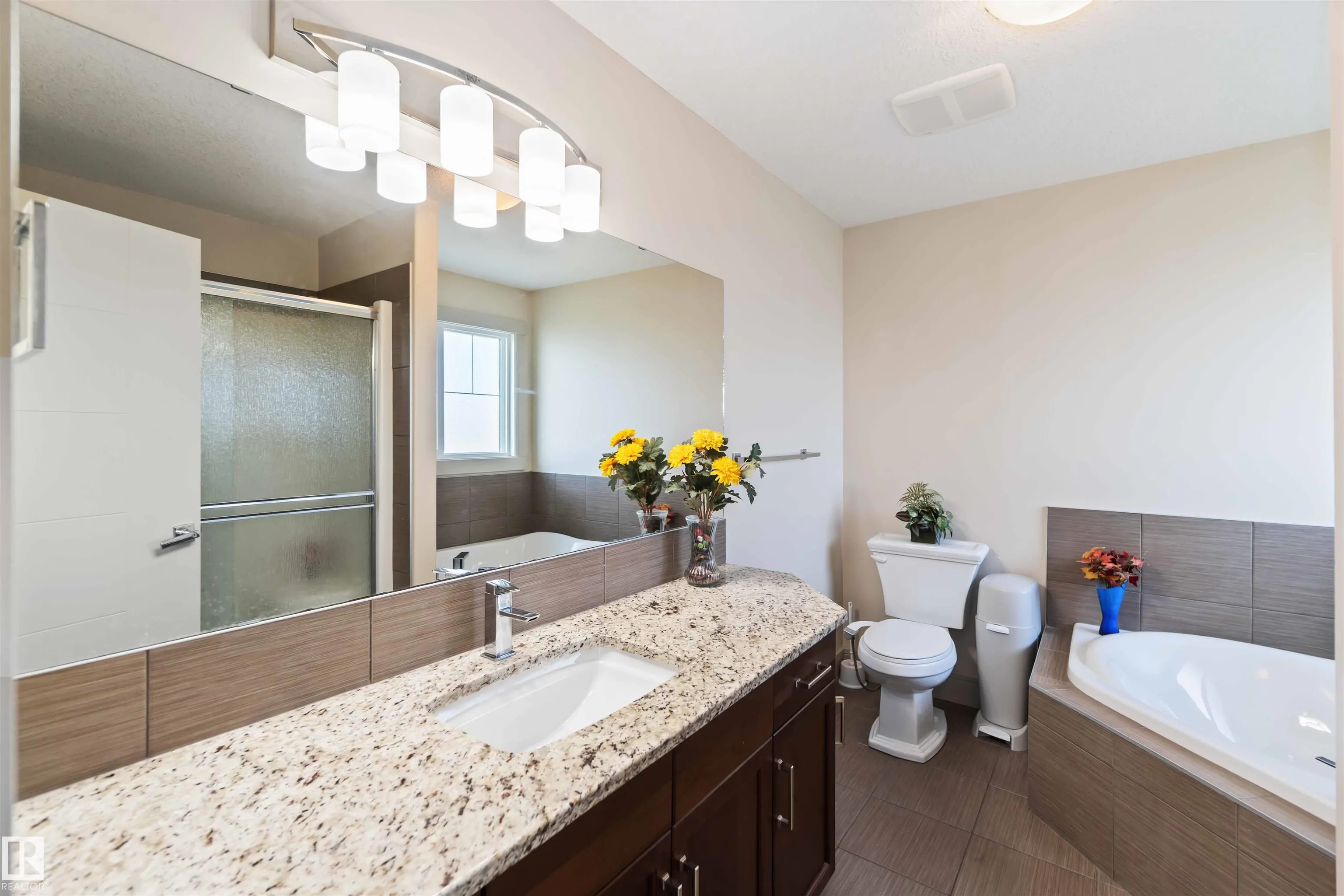3434 Parker Loop