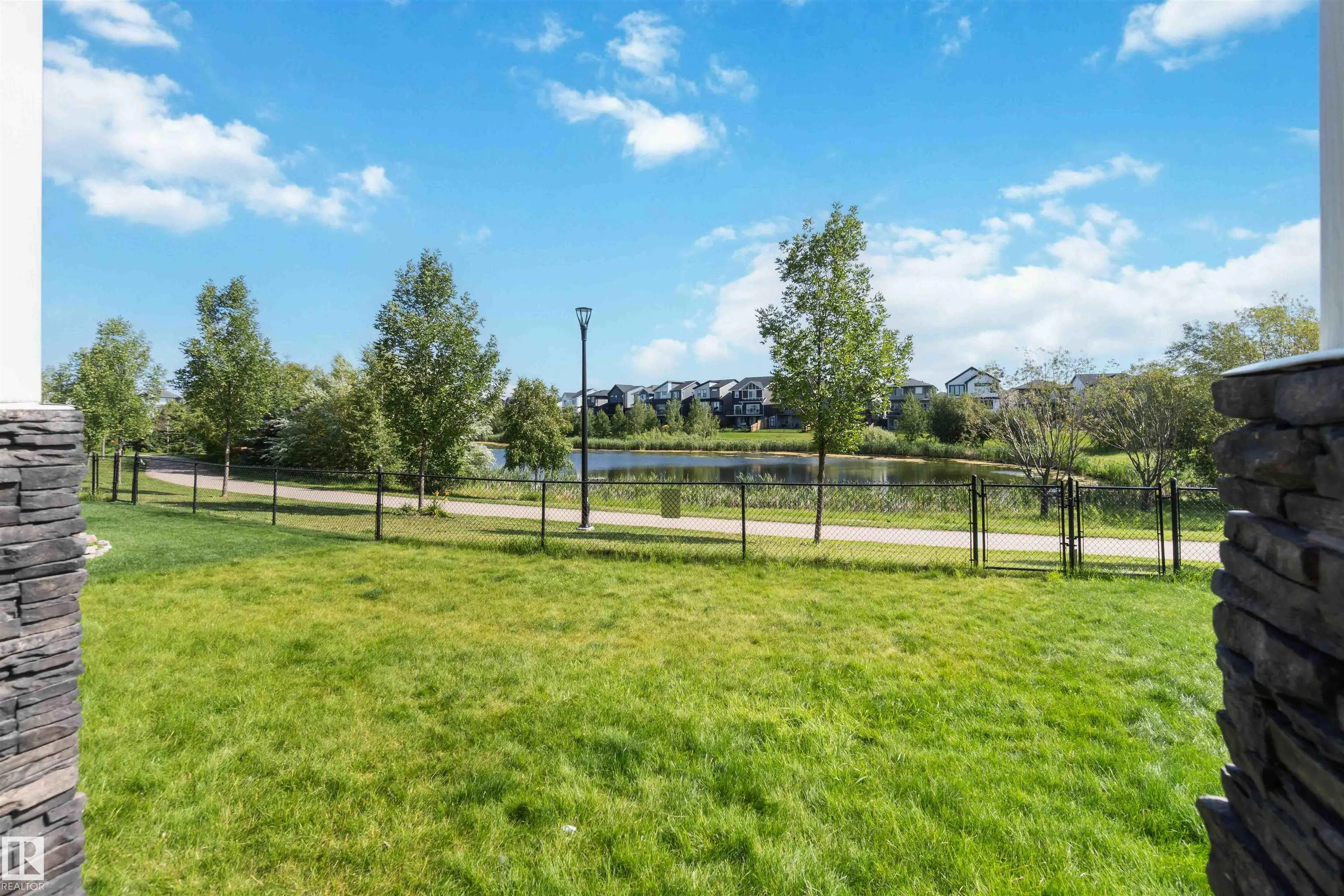3434 Parker Loop
