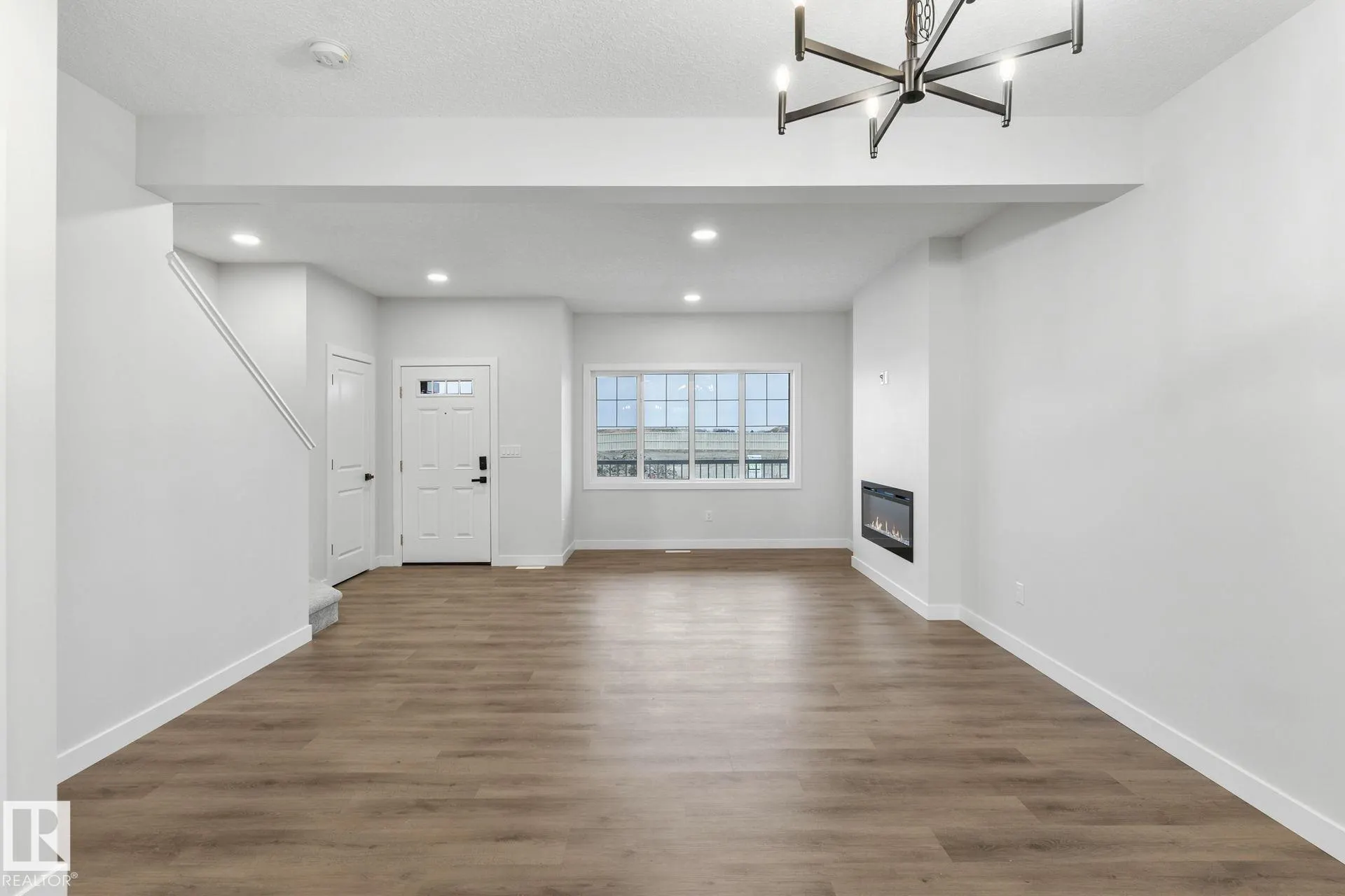 11 SERENO Lane