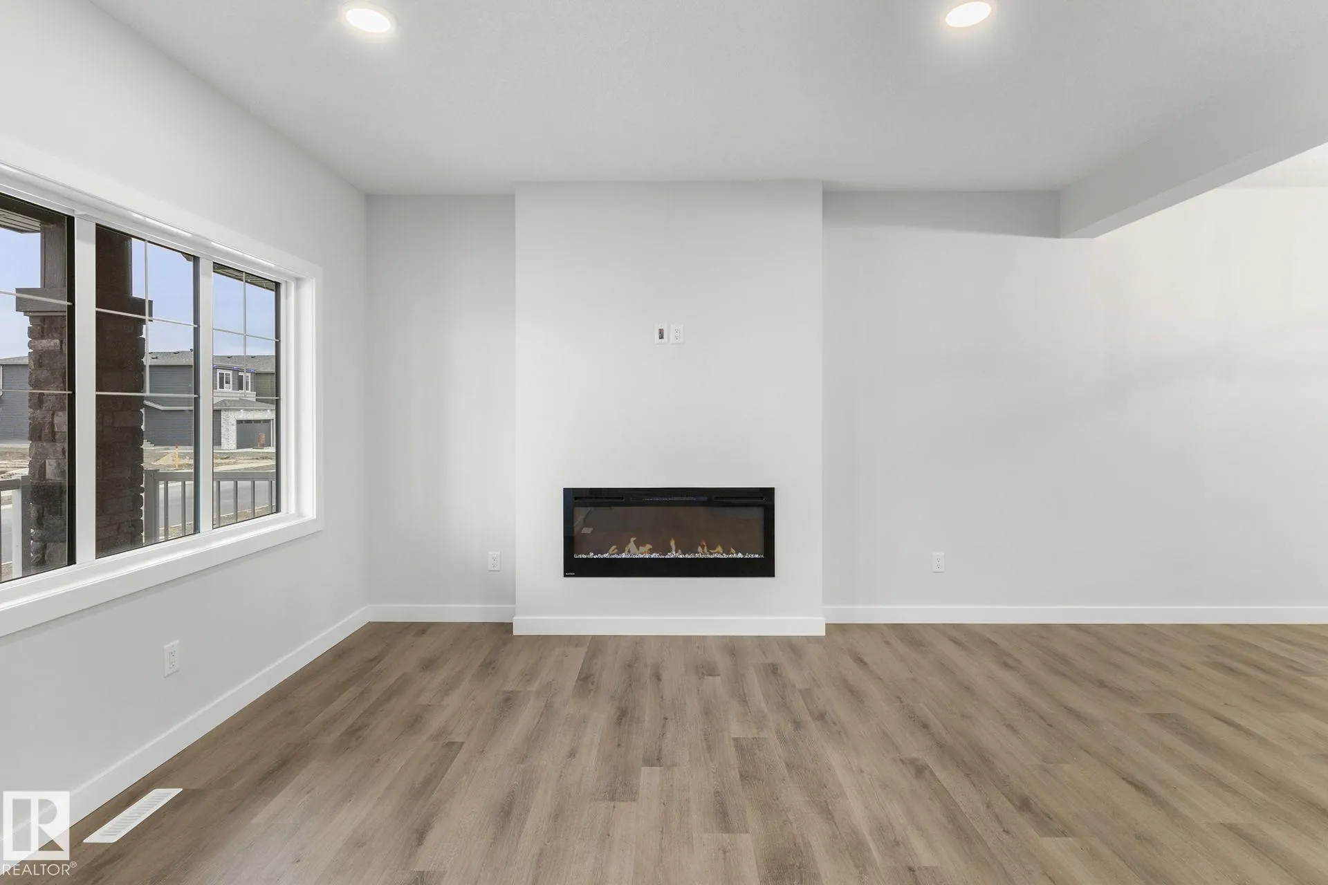 11 SERENO Lane