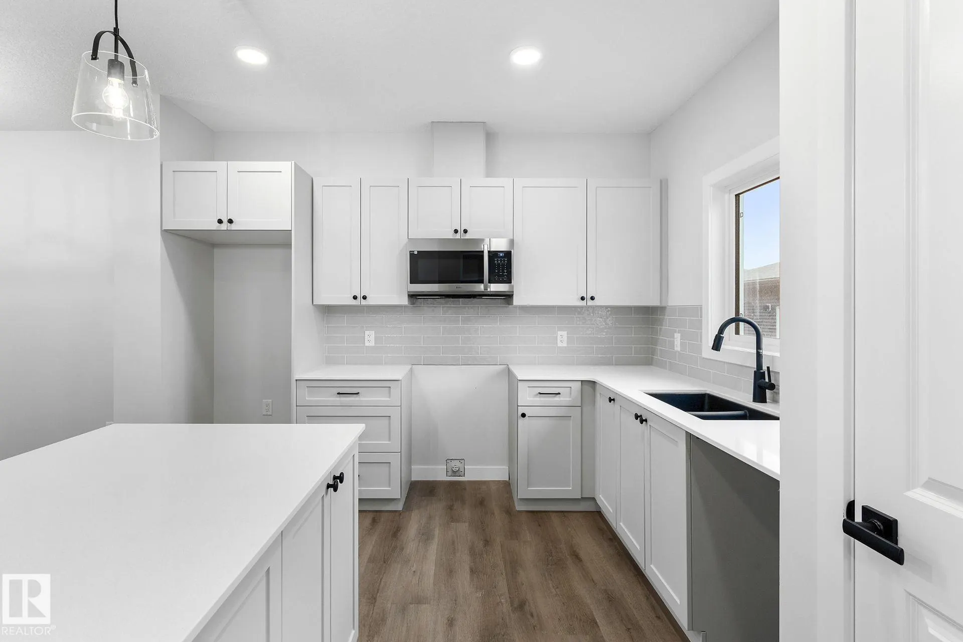 11 SERENO Lane