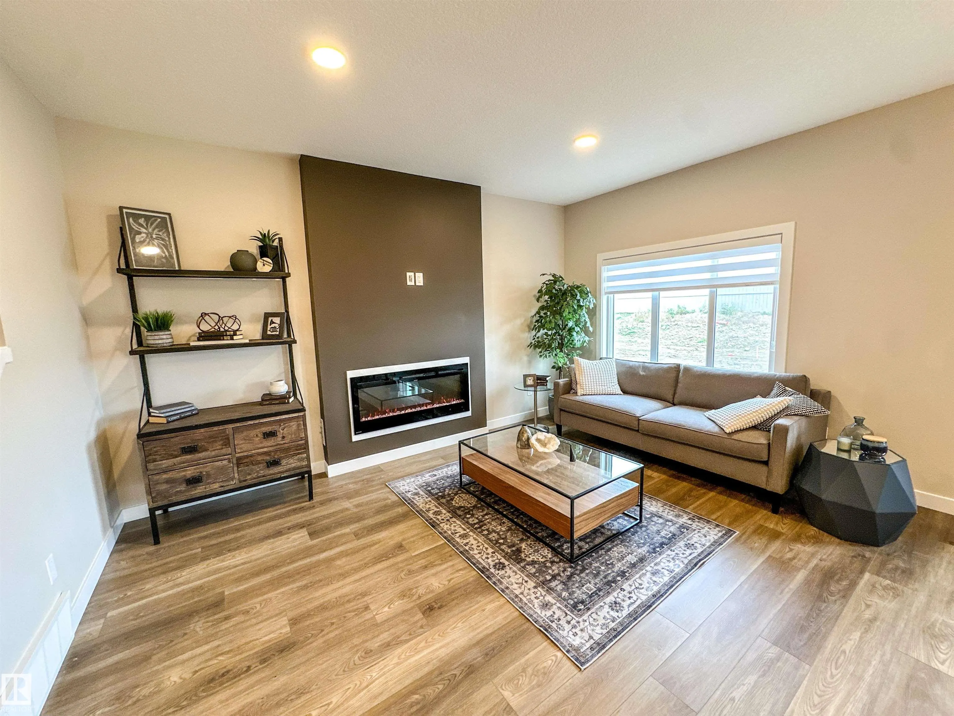 167 CALEDON Crescent