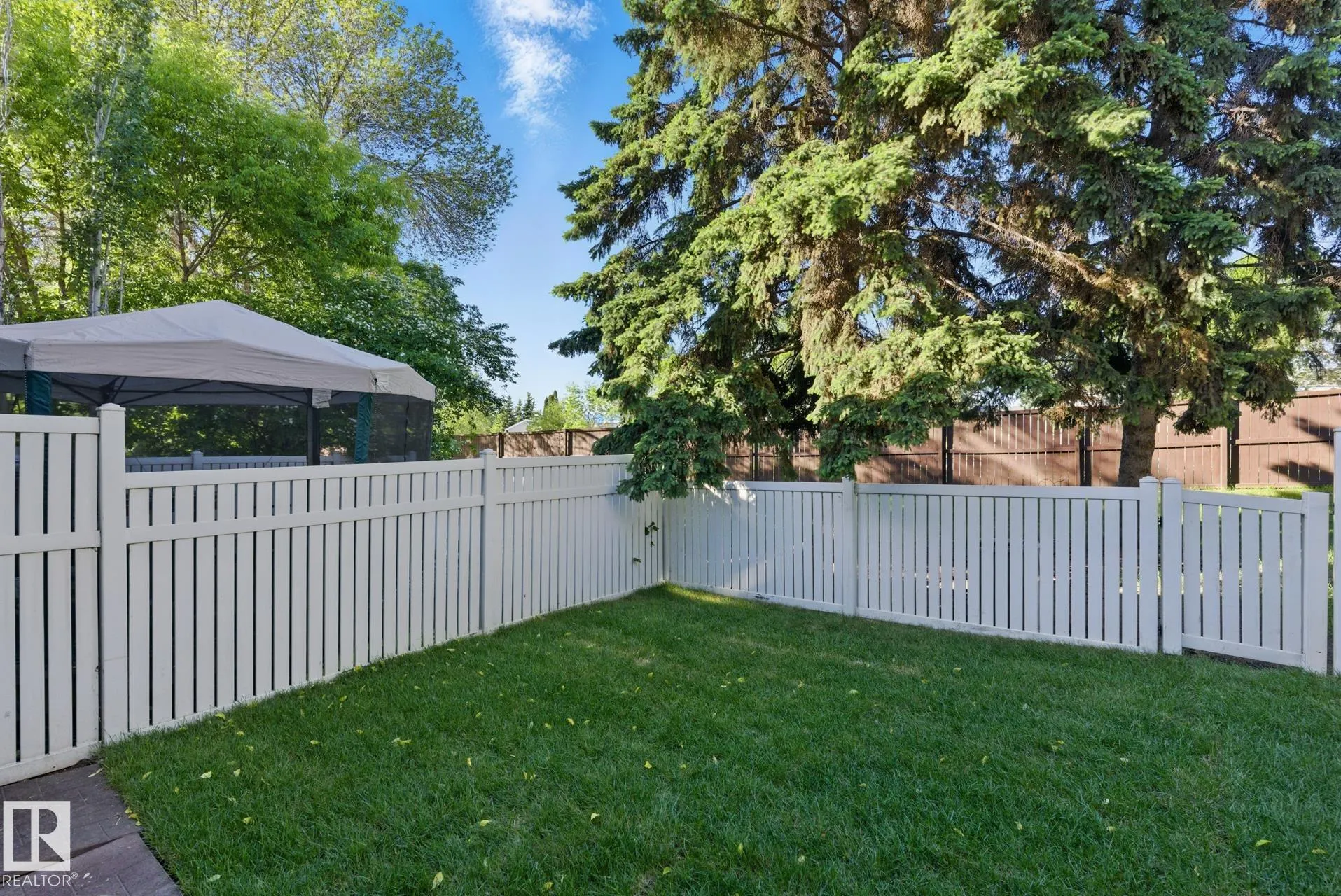 9 GRANDIN WOODS Estates