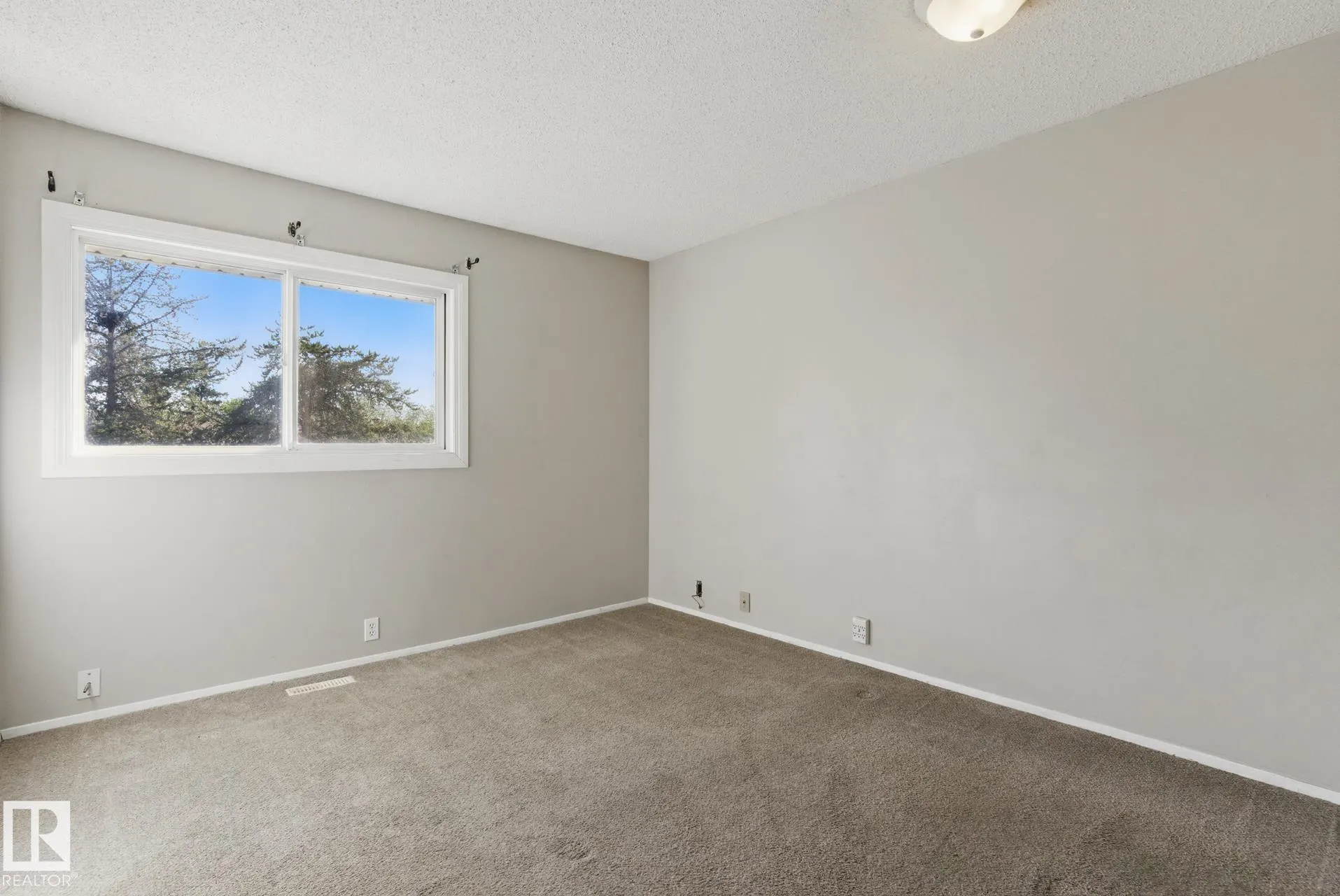 9 GRANDIN WOODS Estates