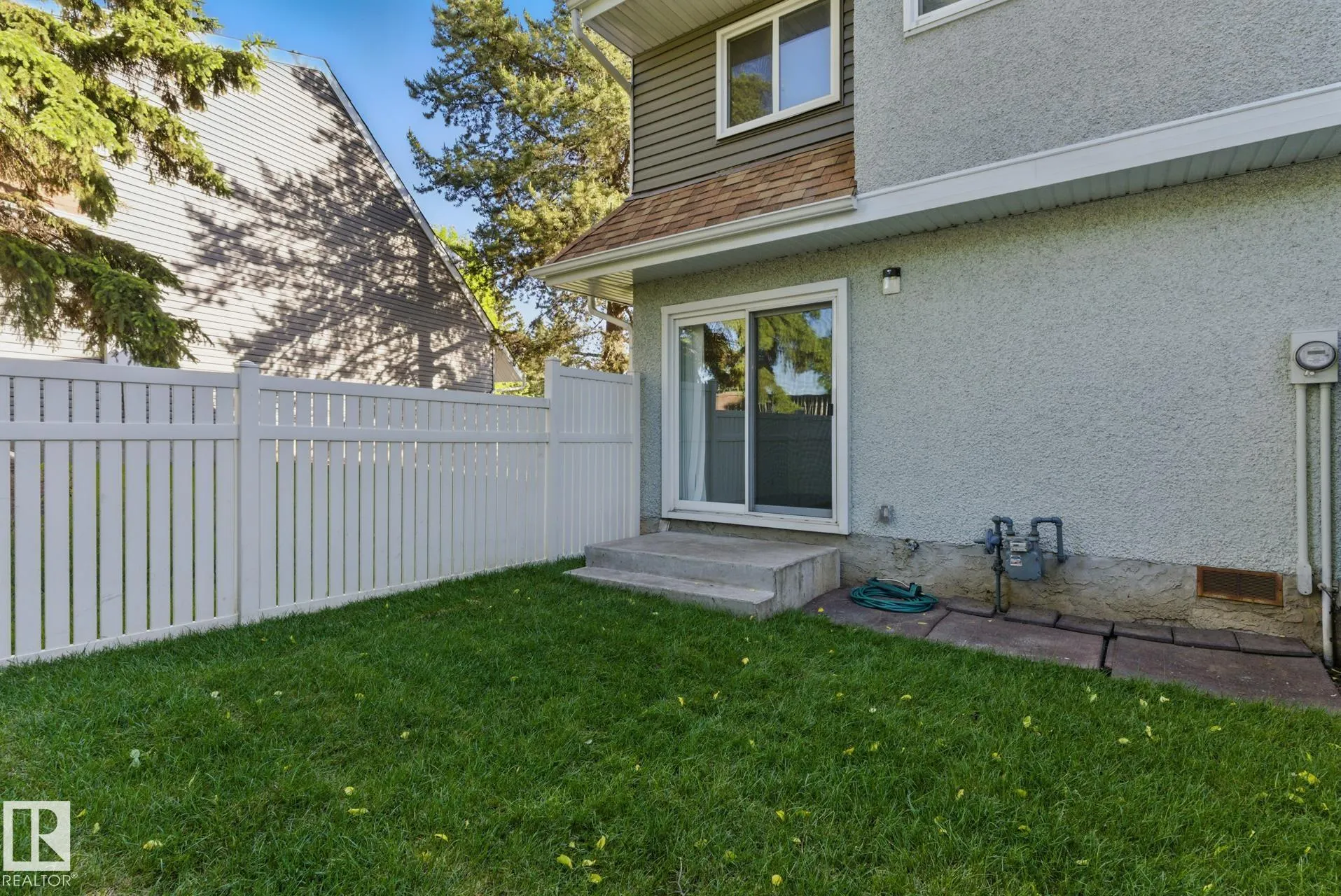 9 GRANDIN WOODS Estates