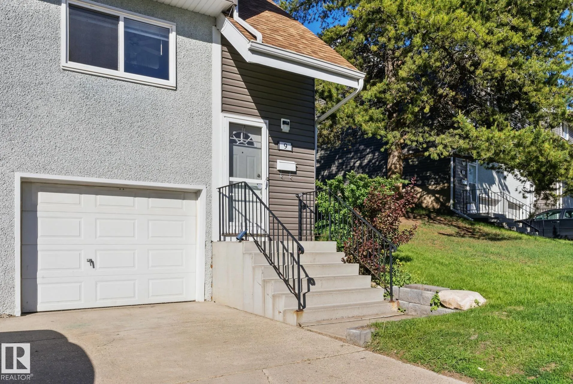 9 GRANDIN WOODS Estates