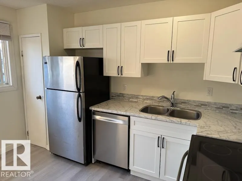 9 GRANDIN WOODS Estates