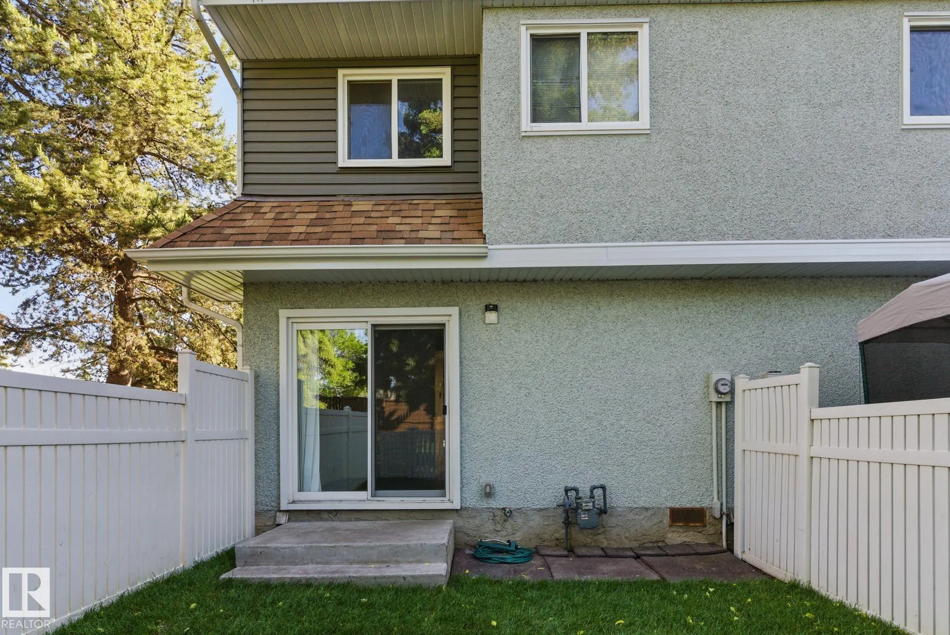 9 GRANDIN WOODS Estates
