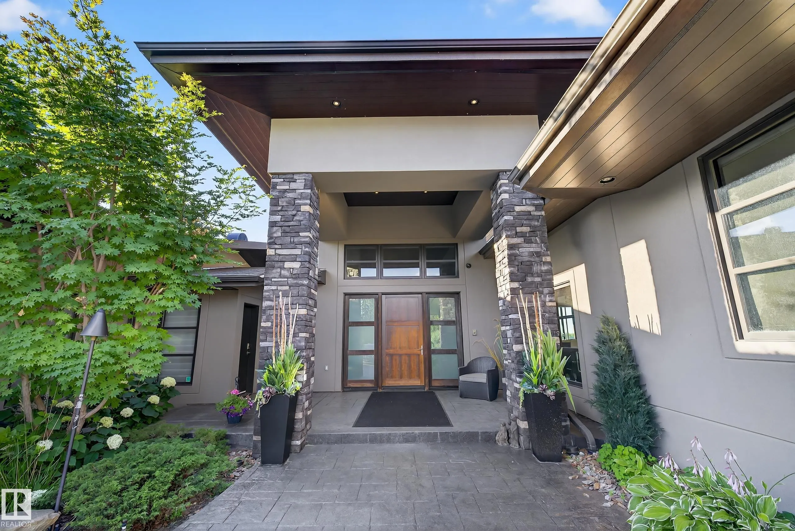 13758 VALLEYVIEW Drive